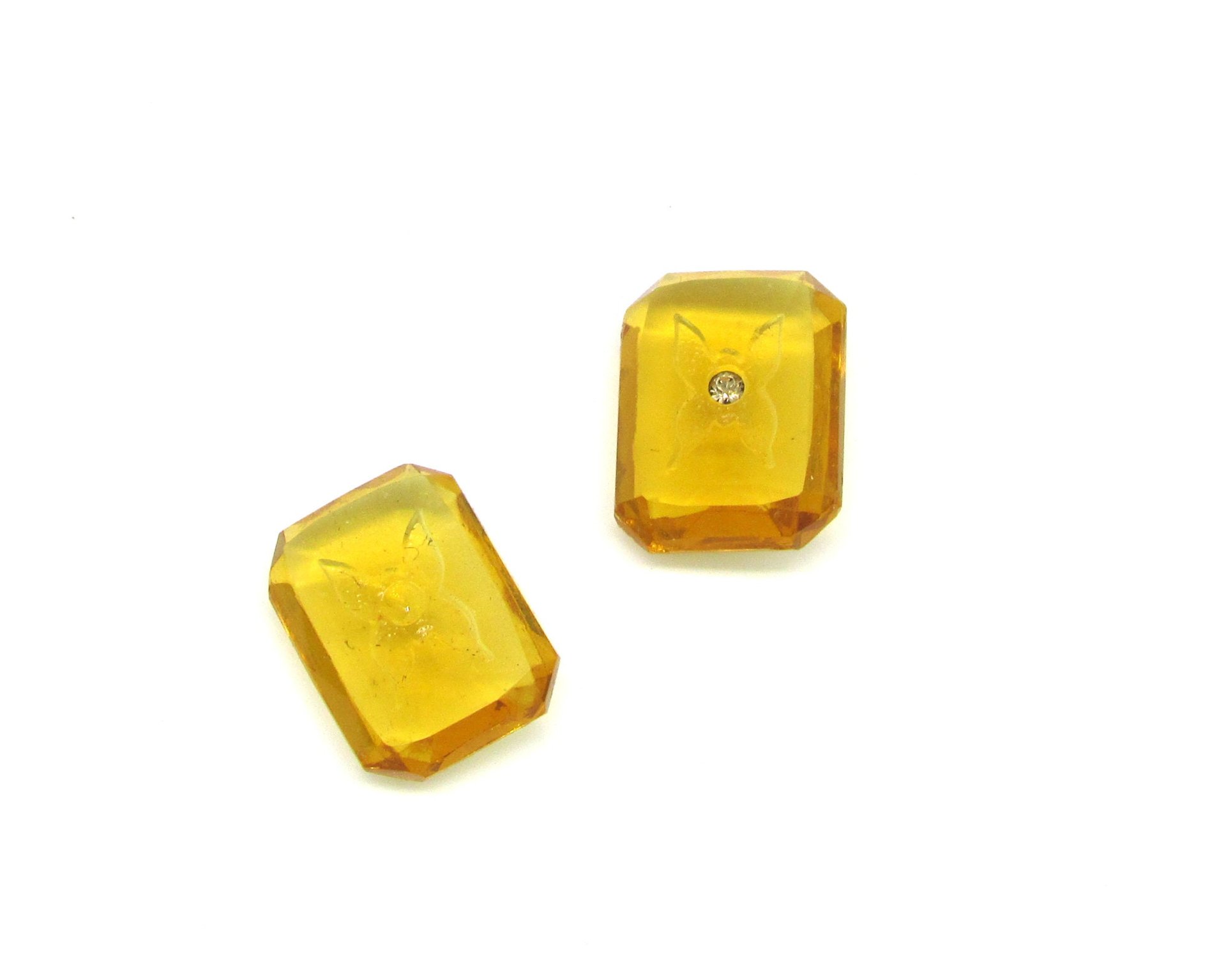 Vintage 18x13mm Octagonal Point Back Stones with Etched Butterfly and 2mm Center Setting