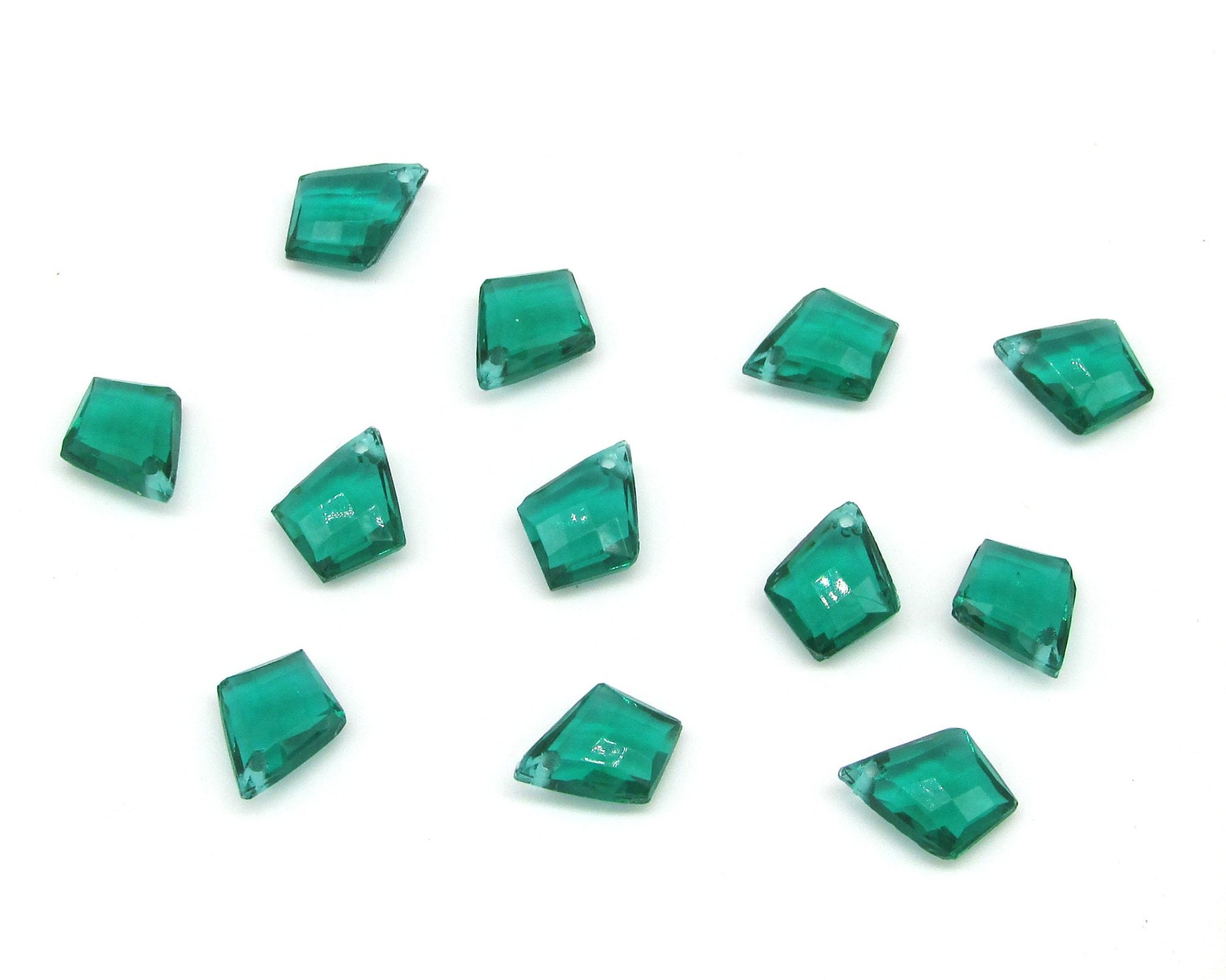 11x8.5mm Emerald Kite Briolettes, Faceted Angular Teardrop Beads