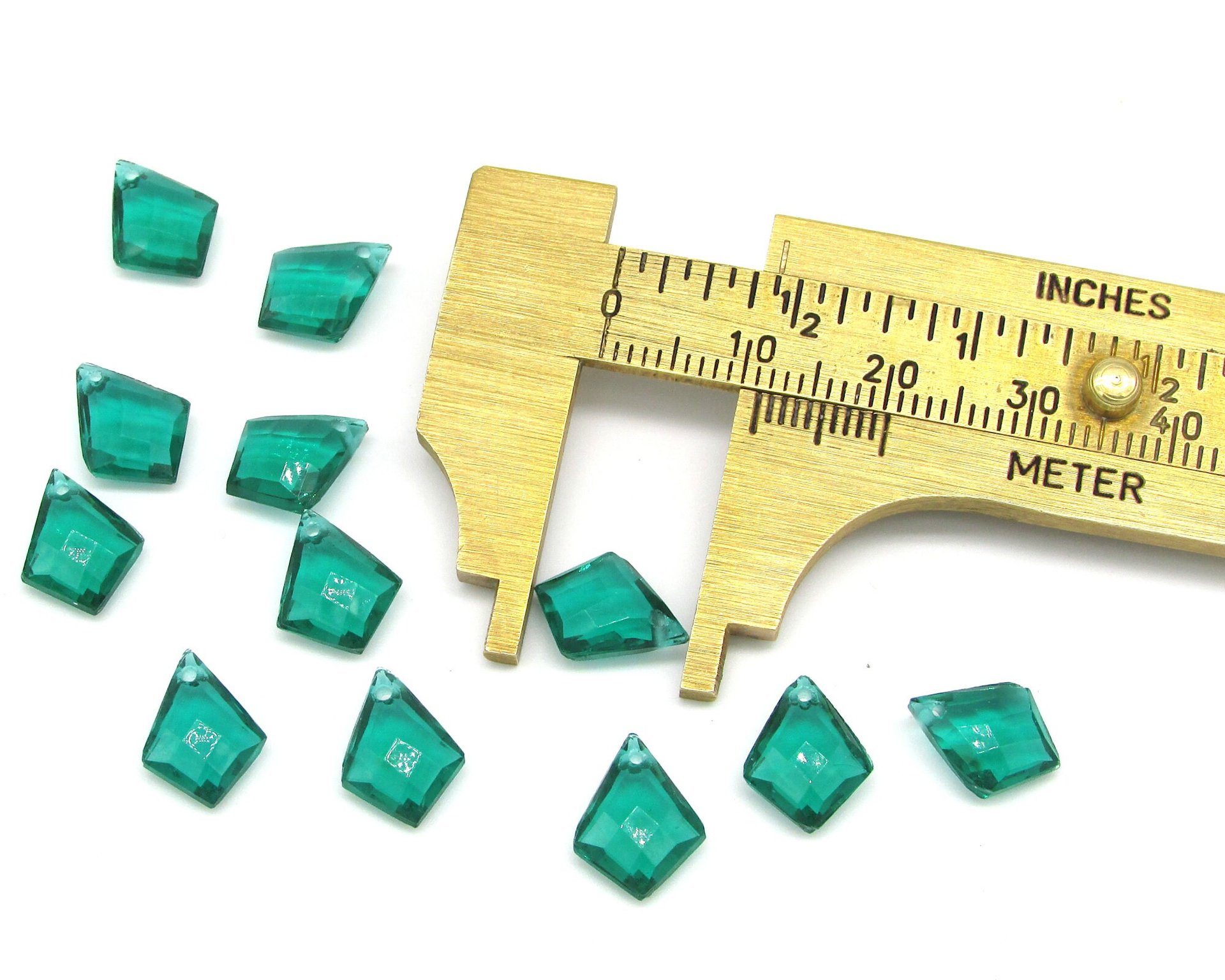 11x8.5mm Emerald Kite Briolettes, Faceted Angular Teardrop Beads