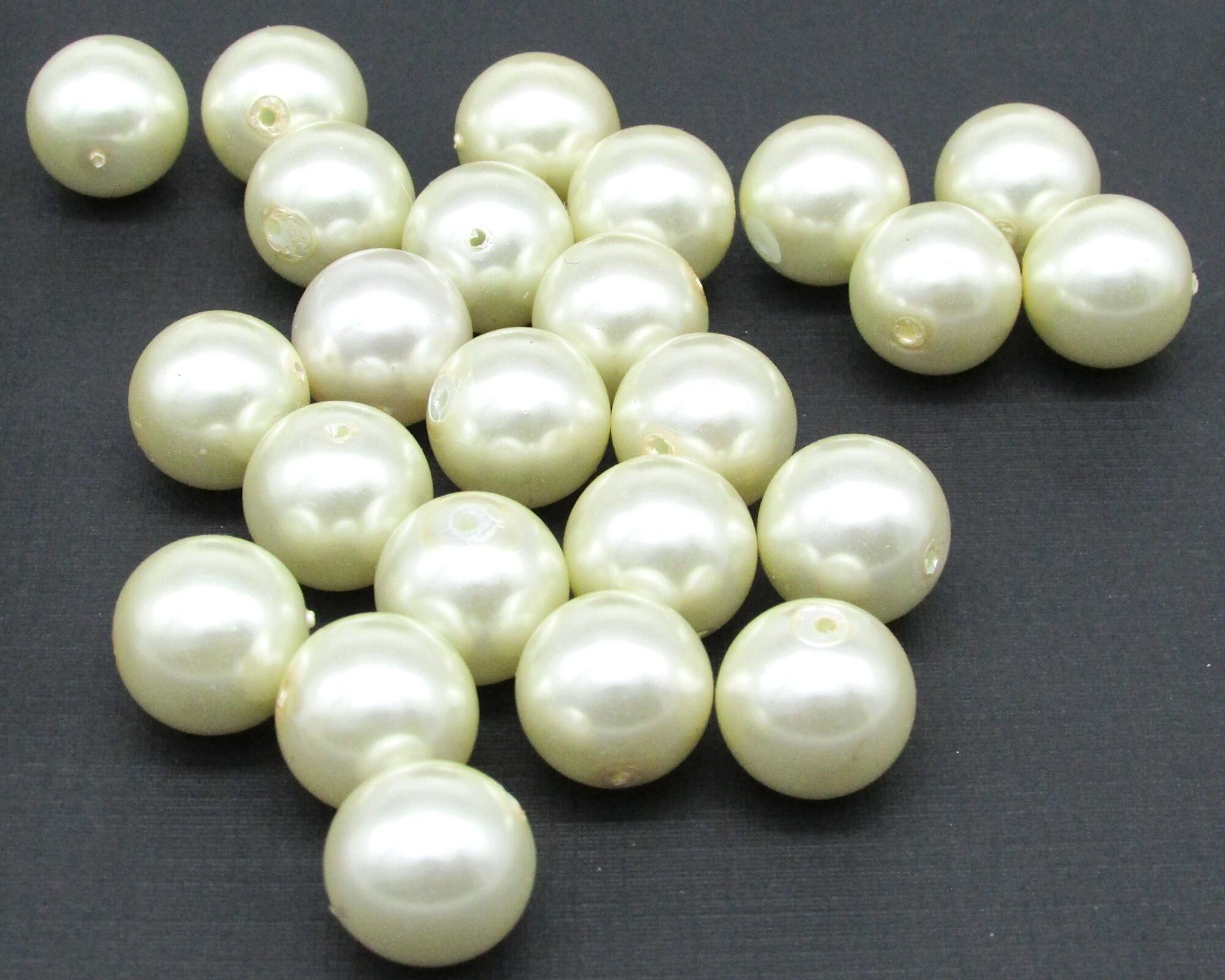 14mm Round Faux Pearls, Vintage Opaque Cream Glass Lustre Beads