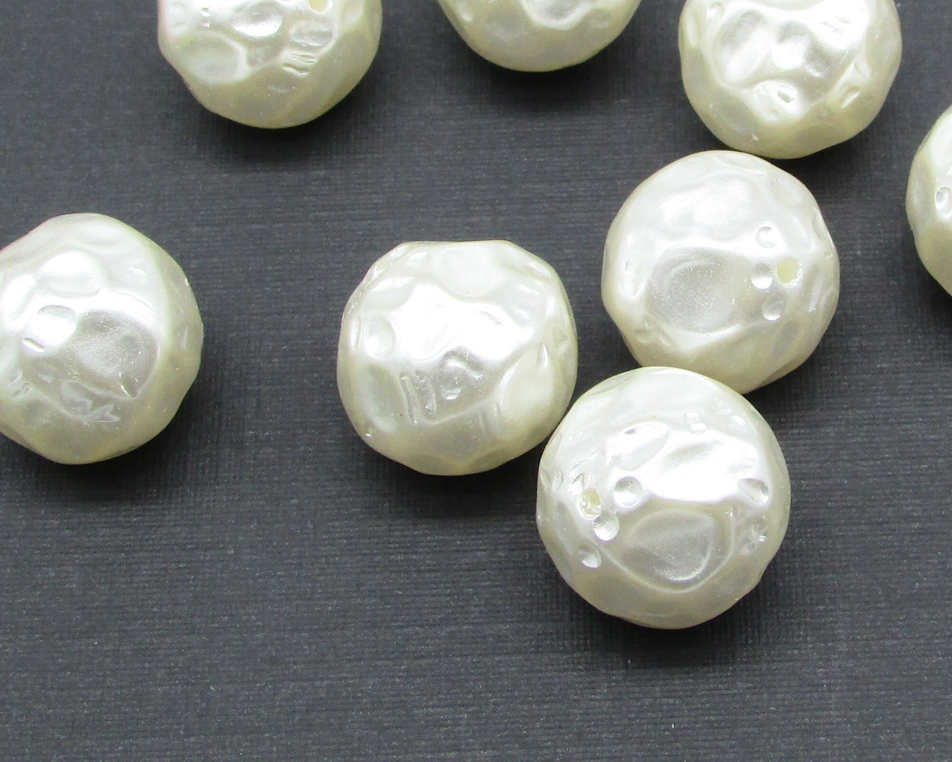 Vintage Faux Pearls, 15.5mm Round Pearlized Beads (8)