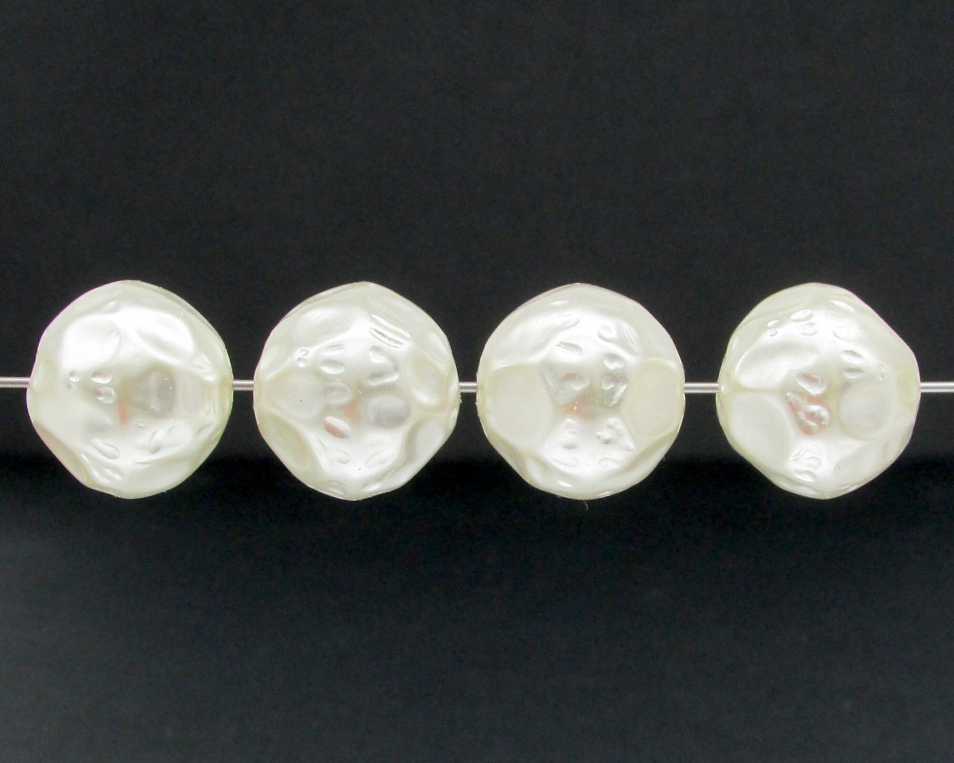 Vintage Faux Pearls, 15.5mm Round Pearlized Beads (8)