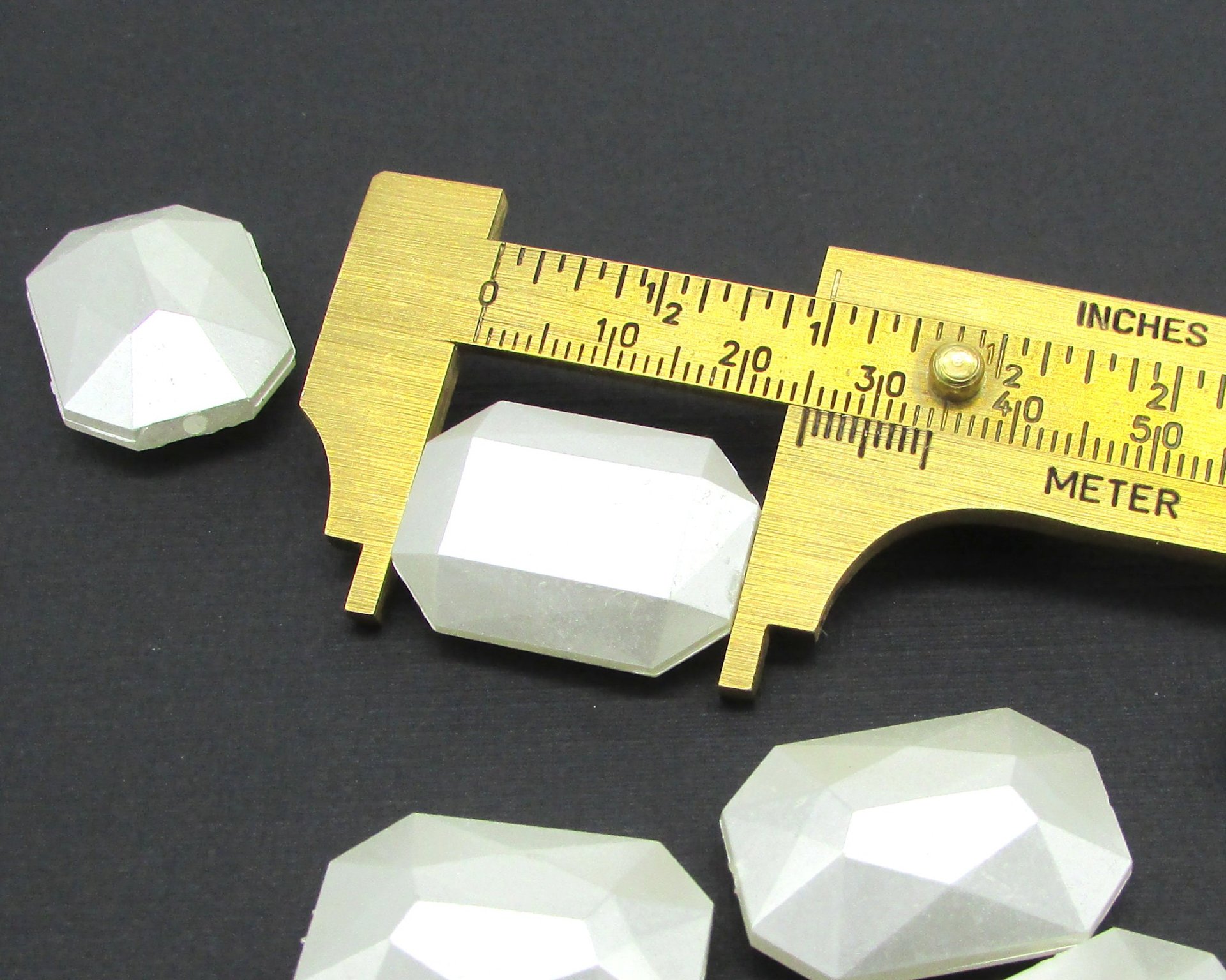 25x18mm Faceted Octagons, Opaque White Pearlized Baguettes, Vintage Plastic Beads (10)