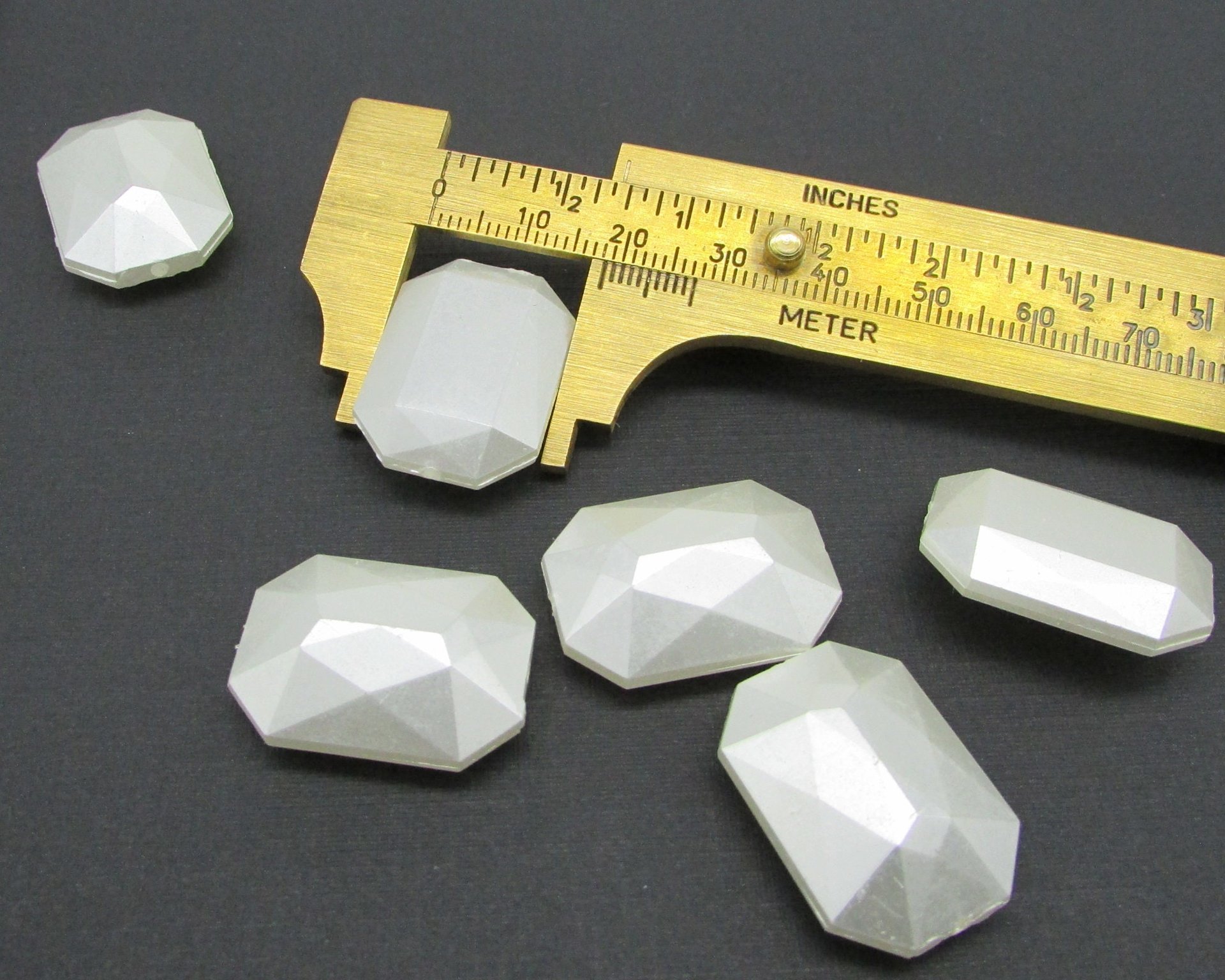 25x18mm Faceted Octagons, Opaque White Pearlized Baguettes, Vintage Plastic Beads (10)