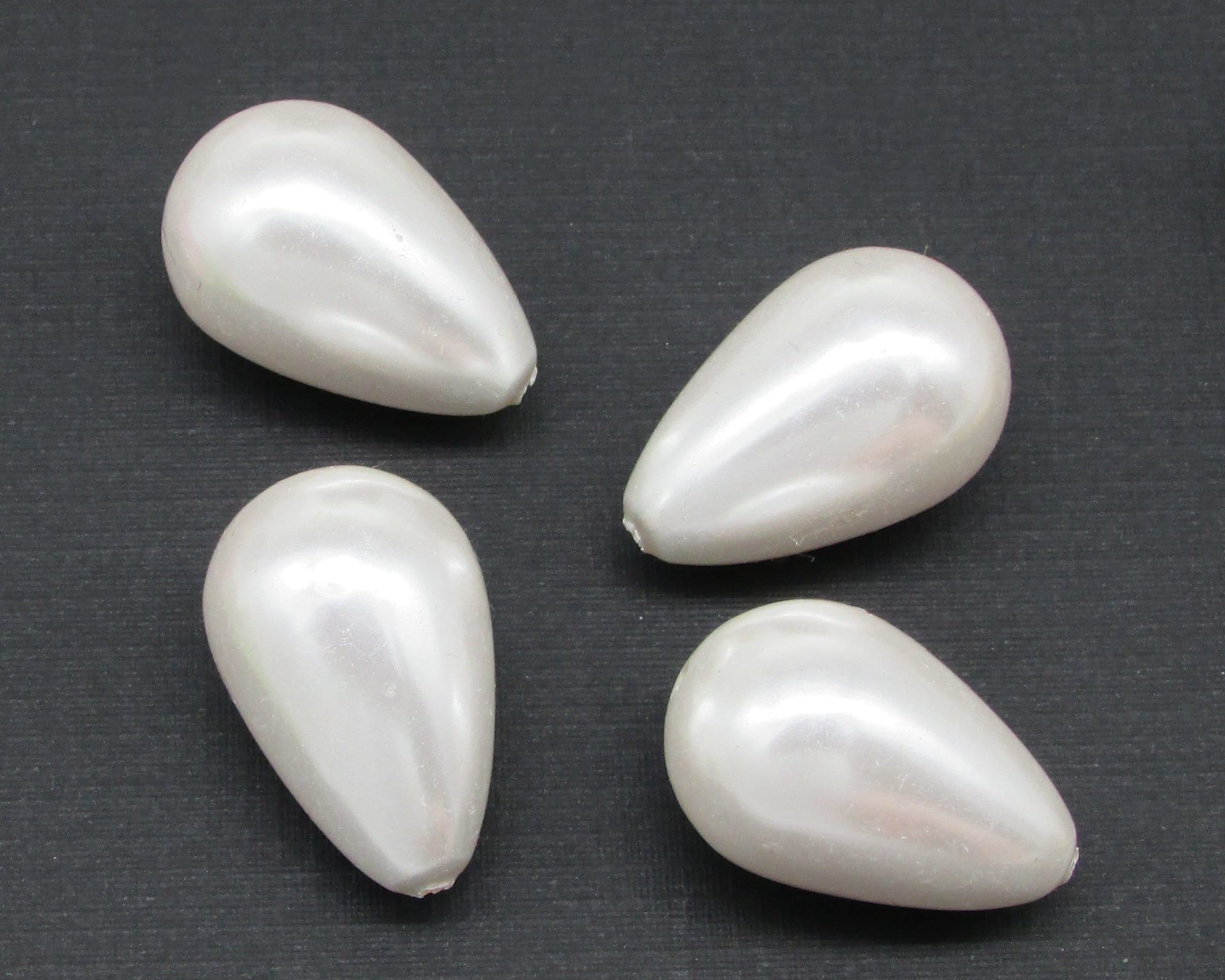 26.5x17mm Teardrop Beads, Opaque White Vintage Plastic Pearls (8)