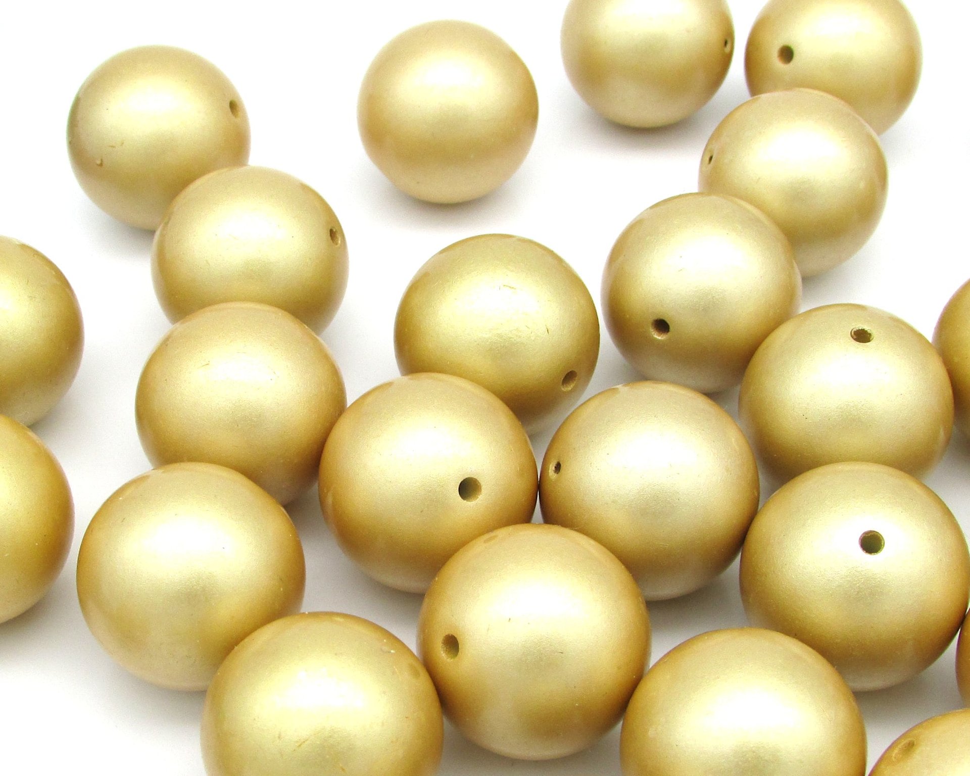 22mm Jumbo Faux Pearl Plastic Beads (6)
