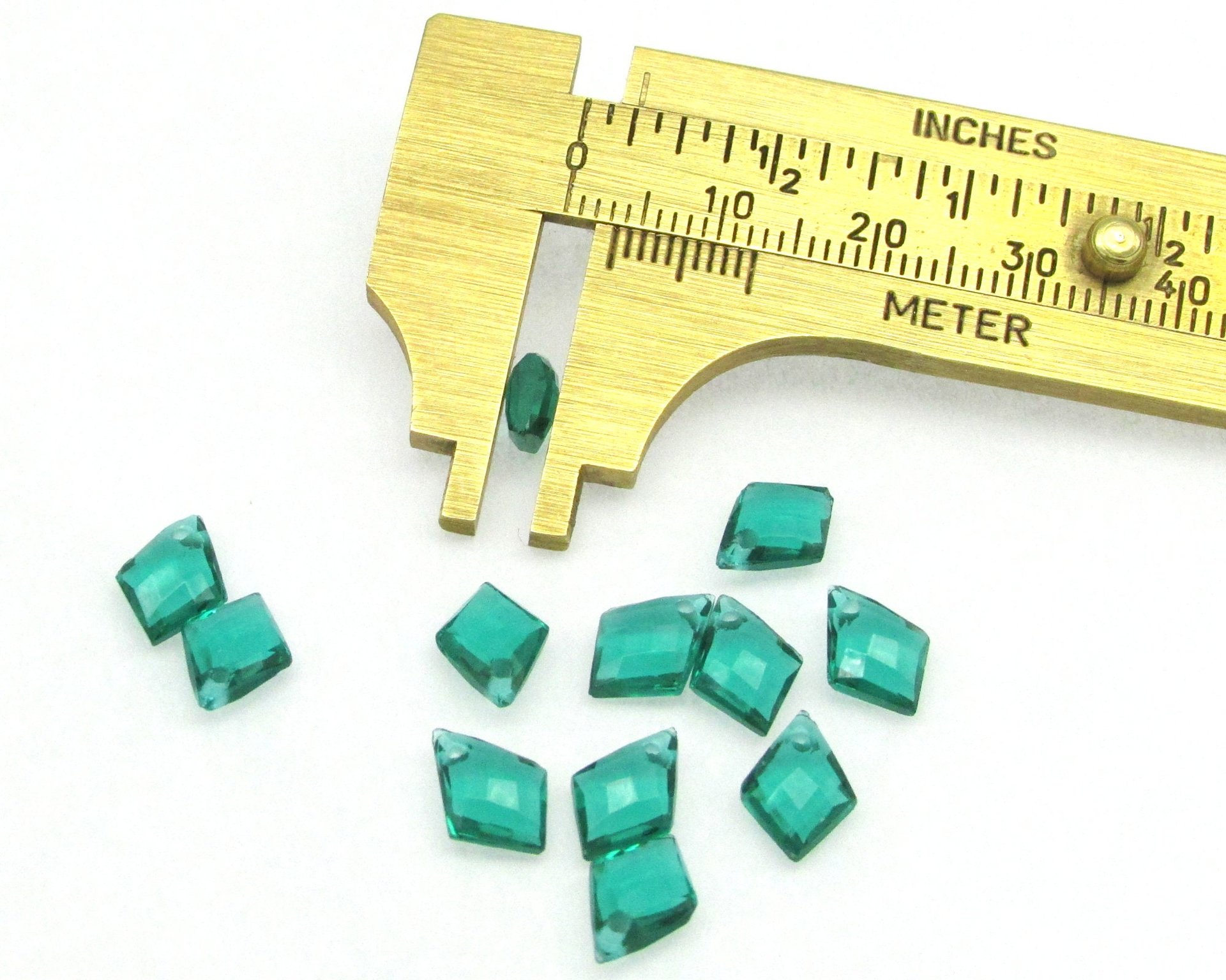 9x7mm Emerald Kite Briolettes