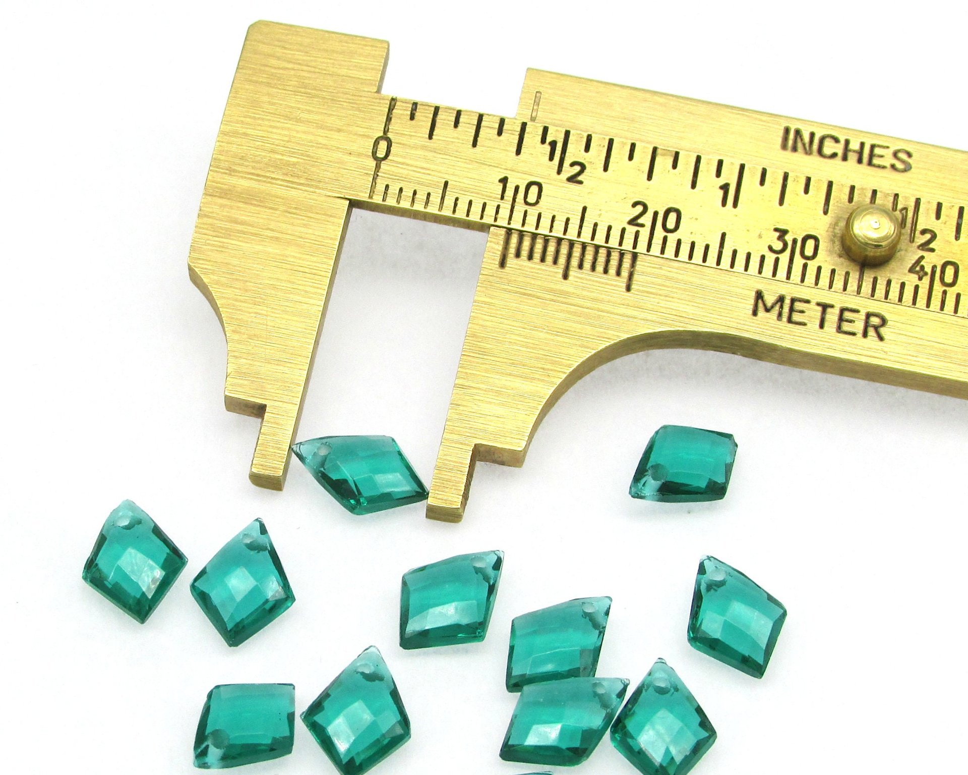 9x7mm Emerald Kite Briolettes