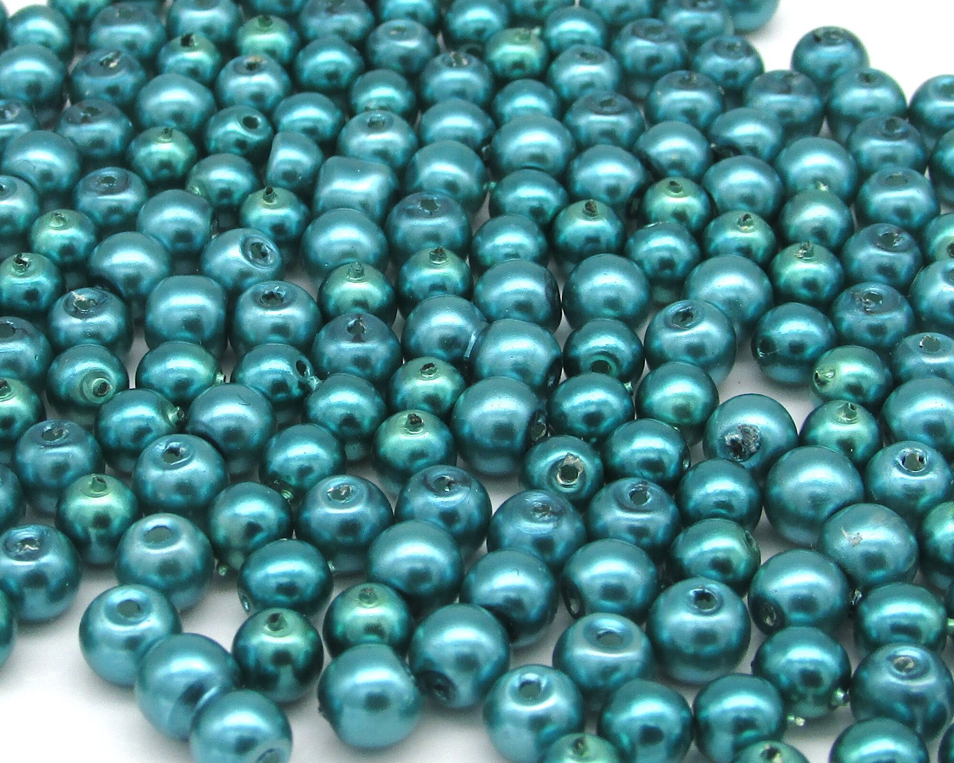 4mm Round Glass Pearls, Opaque Teal Lustre Beads (20g)