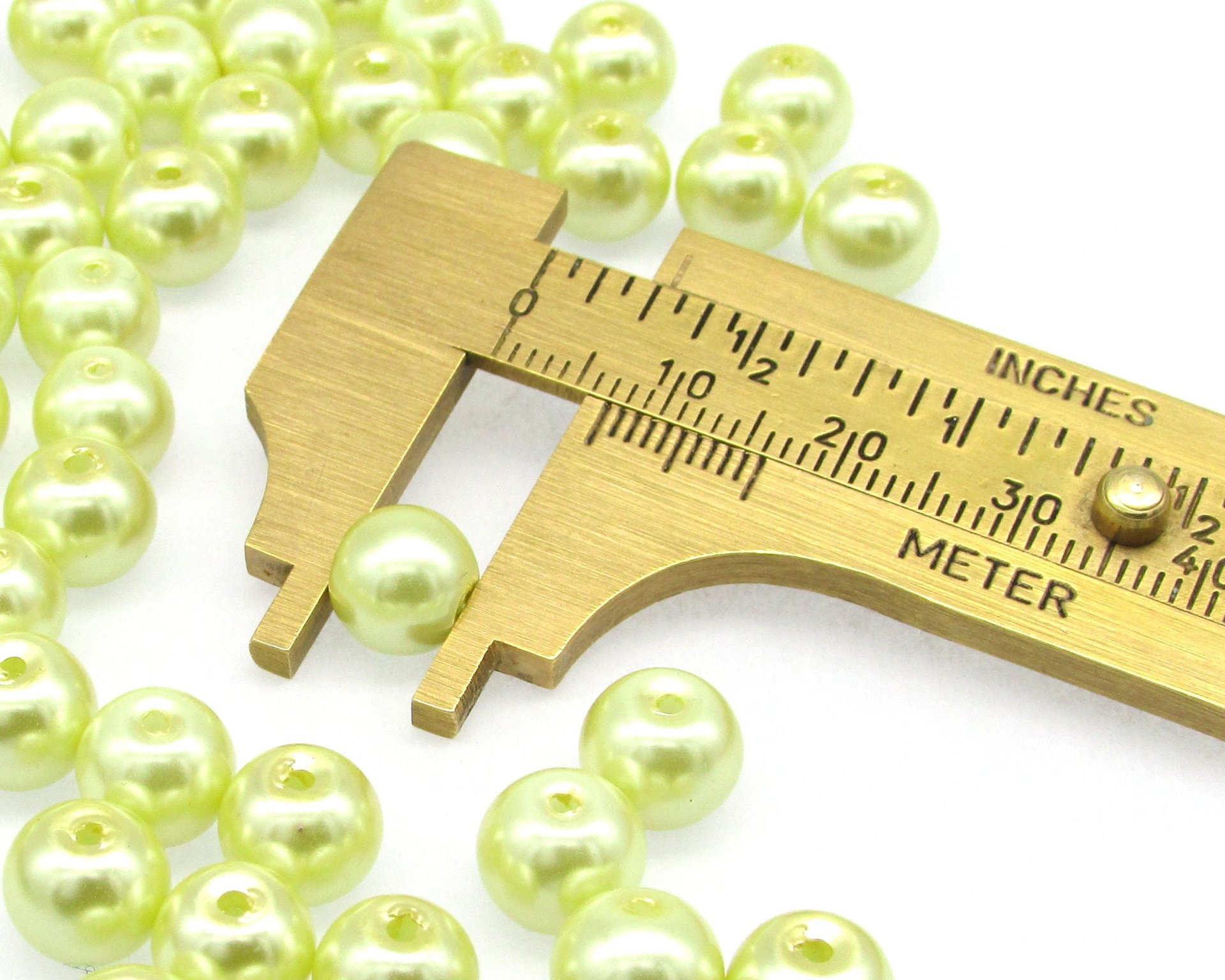 8mm Light Yellow Glass Pearls (46)