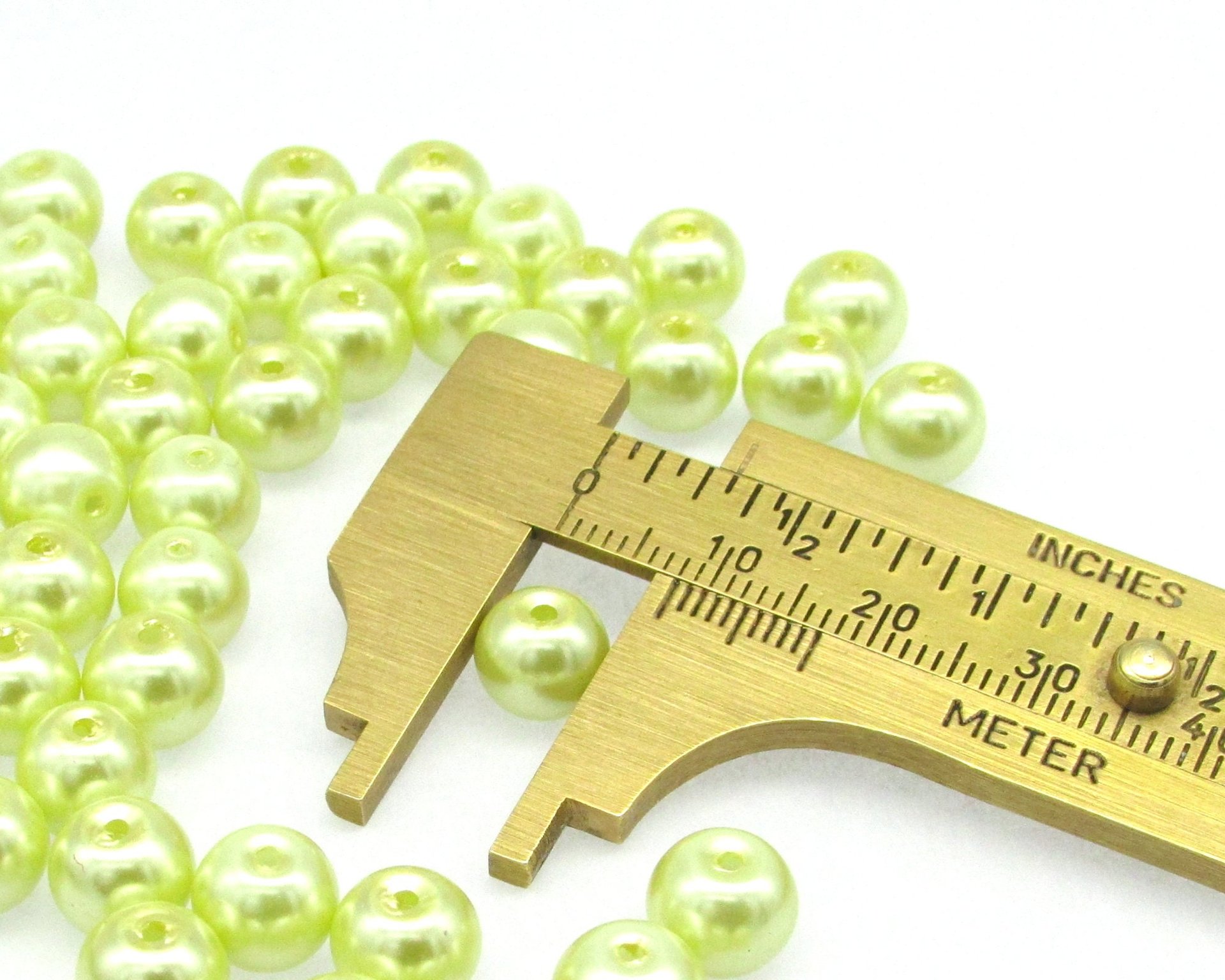 8mm Light Yellow Glass Pearls (46)