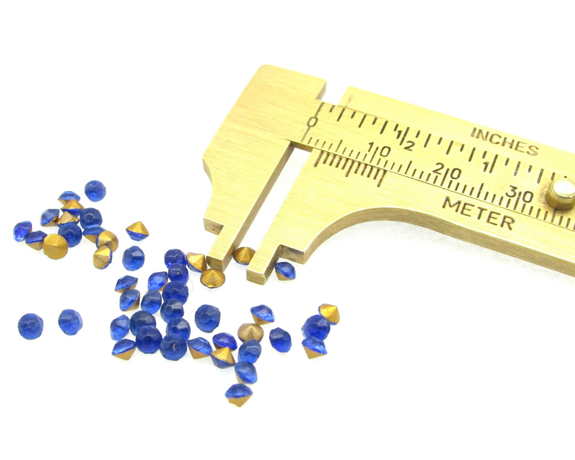 Vintage 14ss Foiled Chatons, 3.4mm Faceted Rhinestones, Foiled Sapphire Glass Gems (144)