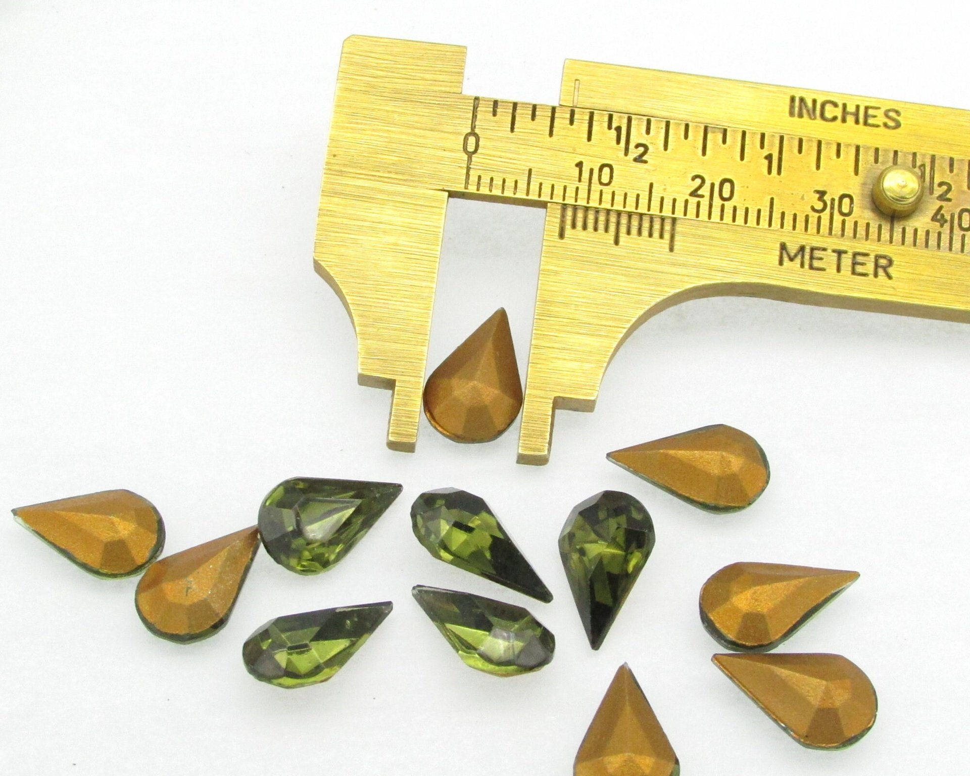 Turmalin 13x8mm Pears, Vintage Foiled Rhinestones