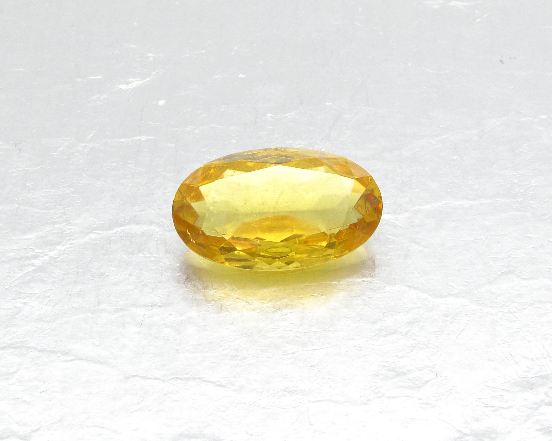 24.5mm Oval Dentelle,  Unfoiled Light Topaz Glass Rhinestone