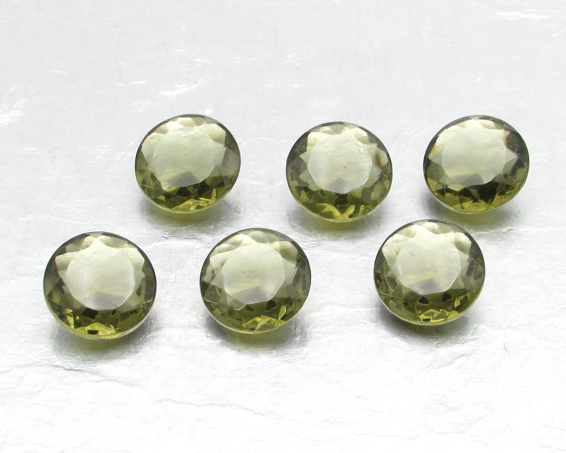 12mm Round Dentelles, Dark Olivine Point Back Unfoiled Glass Rhinestones