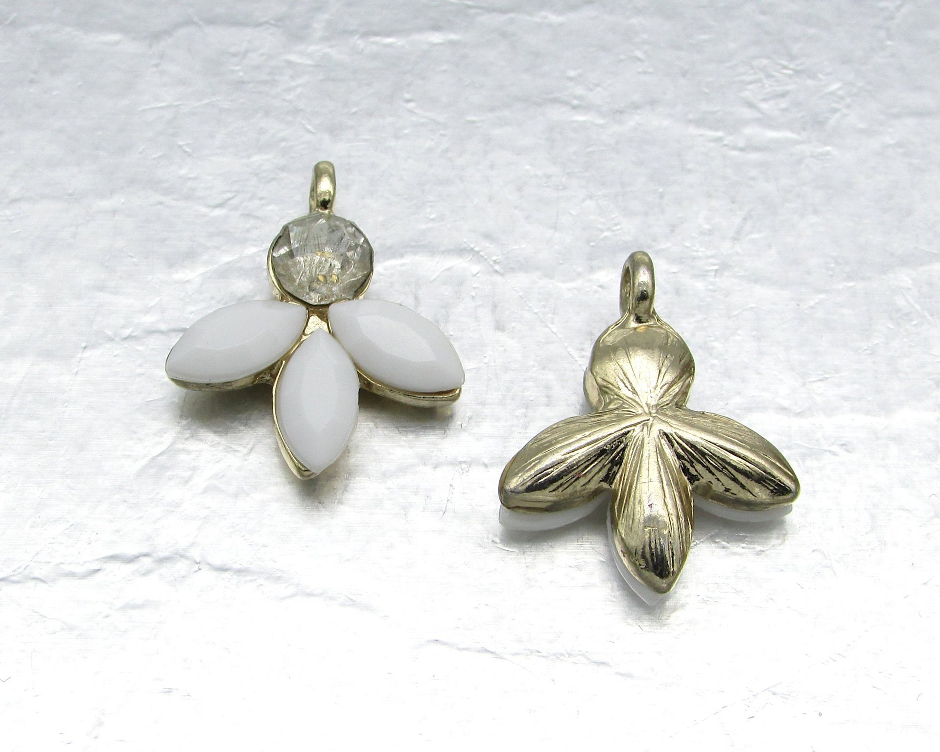 18.5mm Vintage Rhinestone Pendants