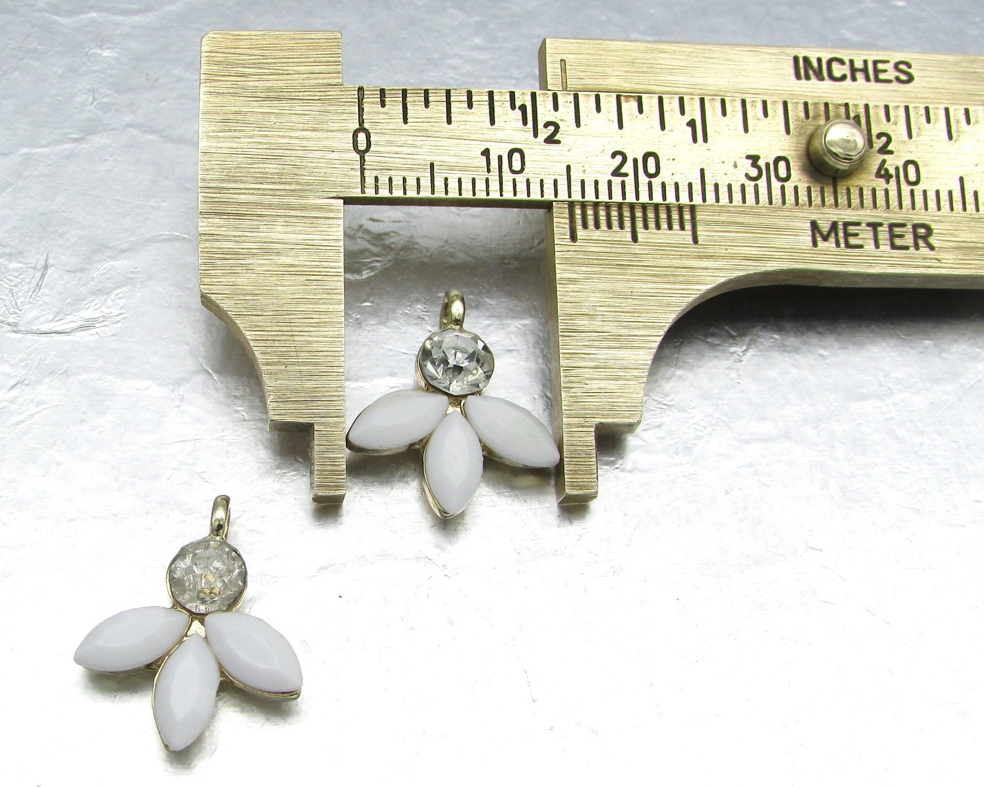 18.5mm Vintage Rhinestone Pendants