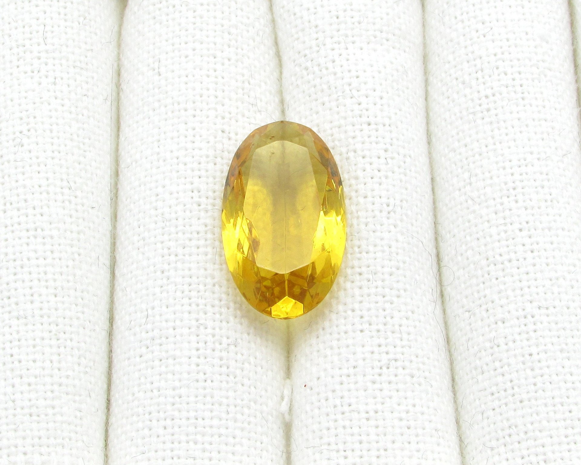 24.5mm Oval Dentelle,  Unfoiled Light Topaz Glass Rhinestone