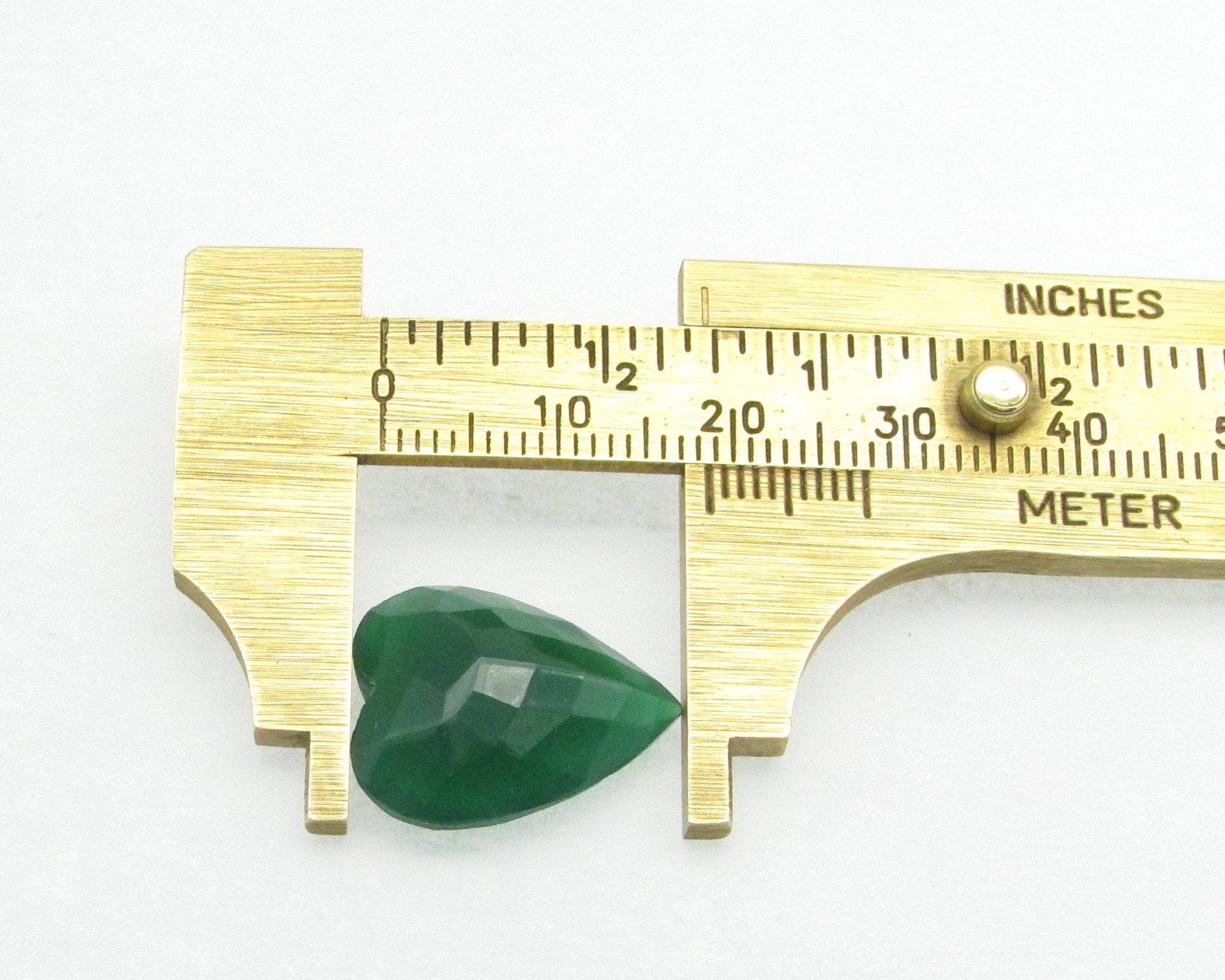 19x16mm Heart, Jade Green Vintage Unfoiled Point Back Rhinestone