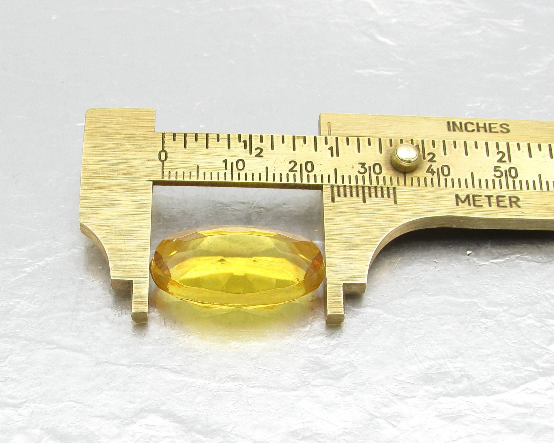 24.5mm Oval Dentelle,  Unfoiled Light Topaz Glass Rhinestone