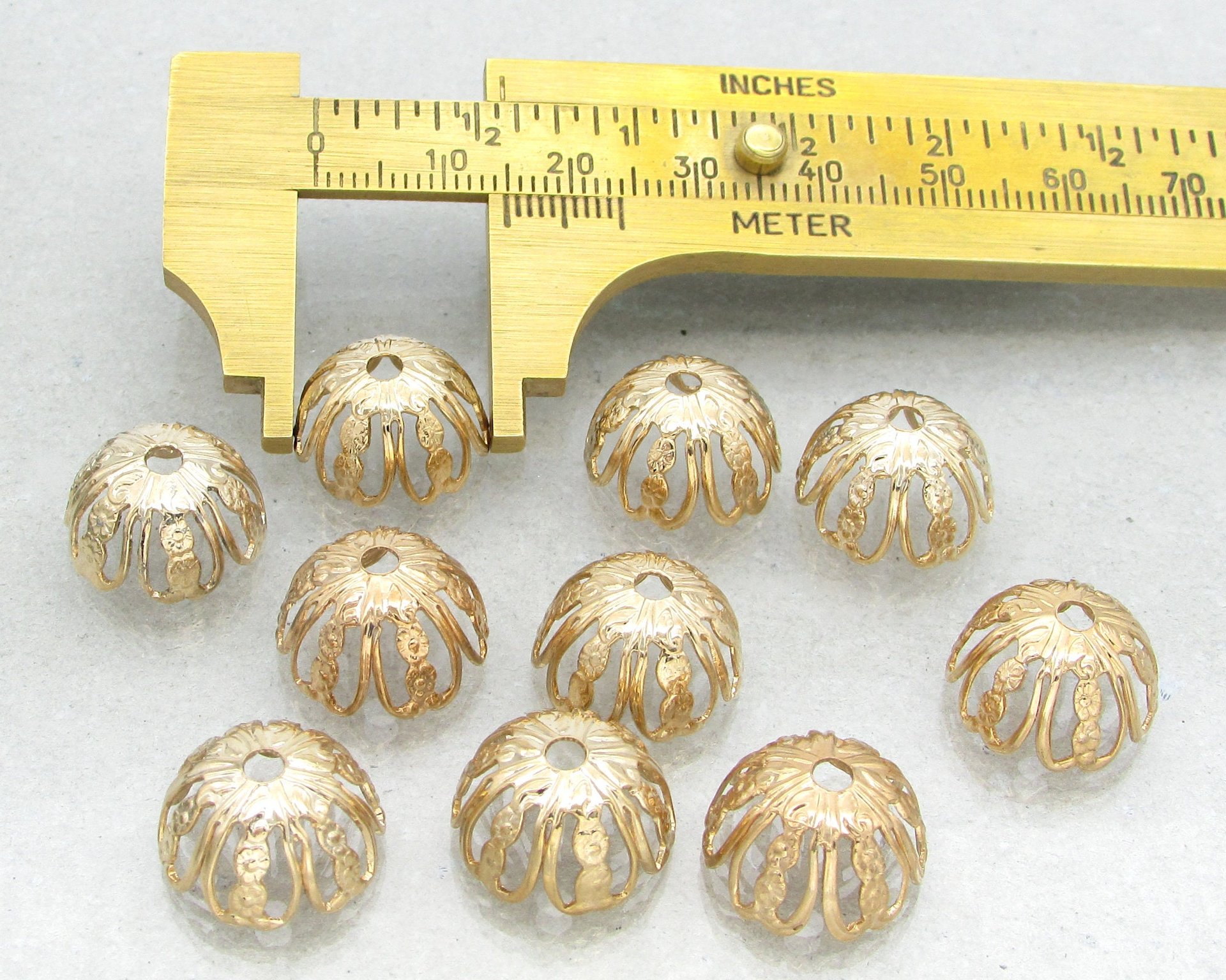 14mm Bead Caps, Gold Plated Brass Findings (10)