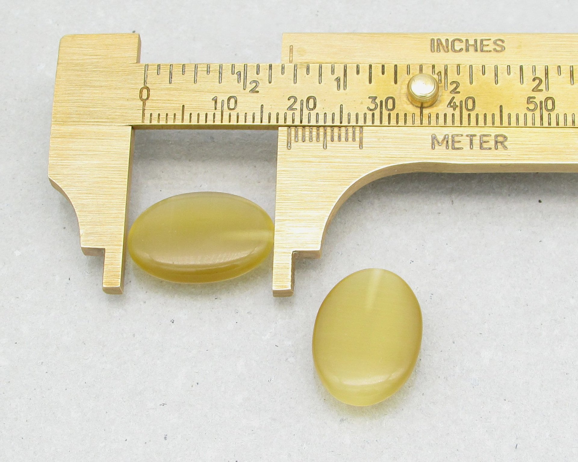 Oval Half-Drilled Pendants, 1-Hole Cat's Eye Glass Beads