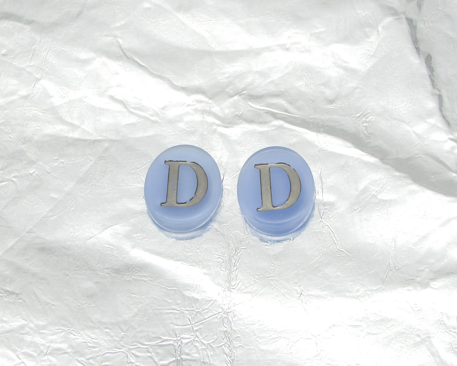 Vintage Initial Cabochon, Pale Blue Glass with Silver Letter, 12x10mm Flat Oval