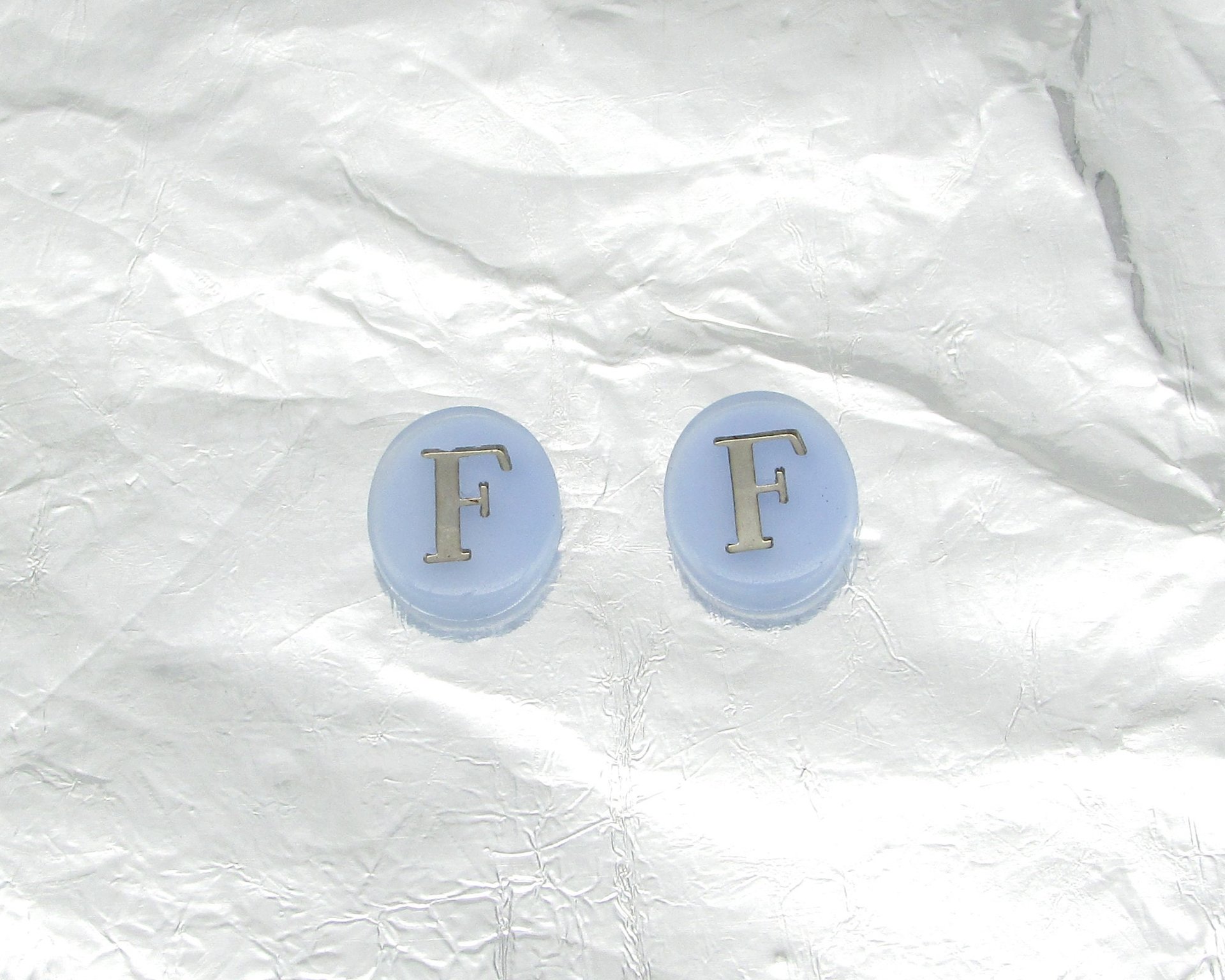 Vintage Initial Cabochon, Pale Blue Glass with Silver Letter, 12x10mm Flat Oval
