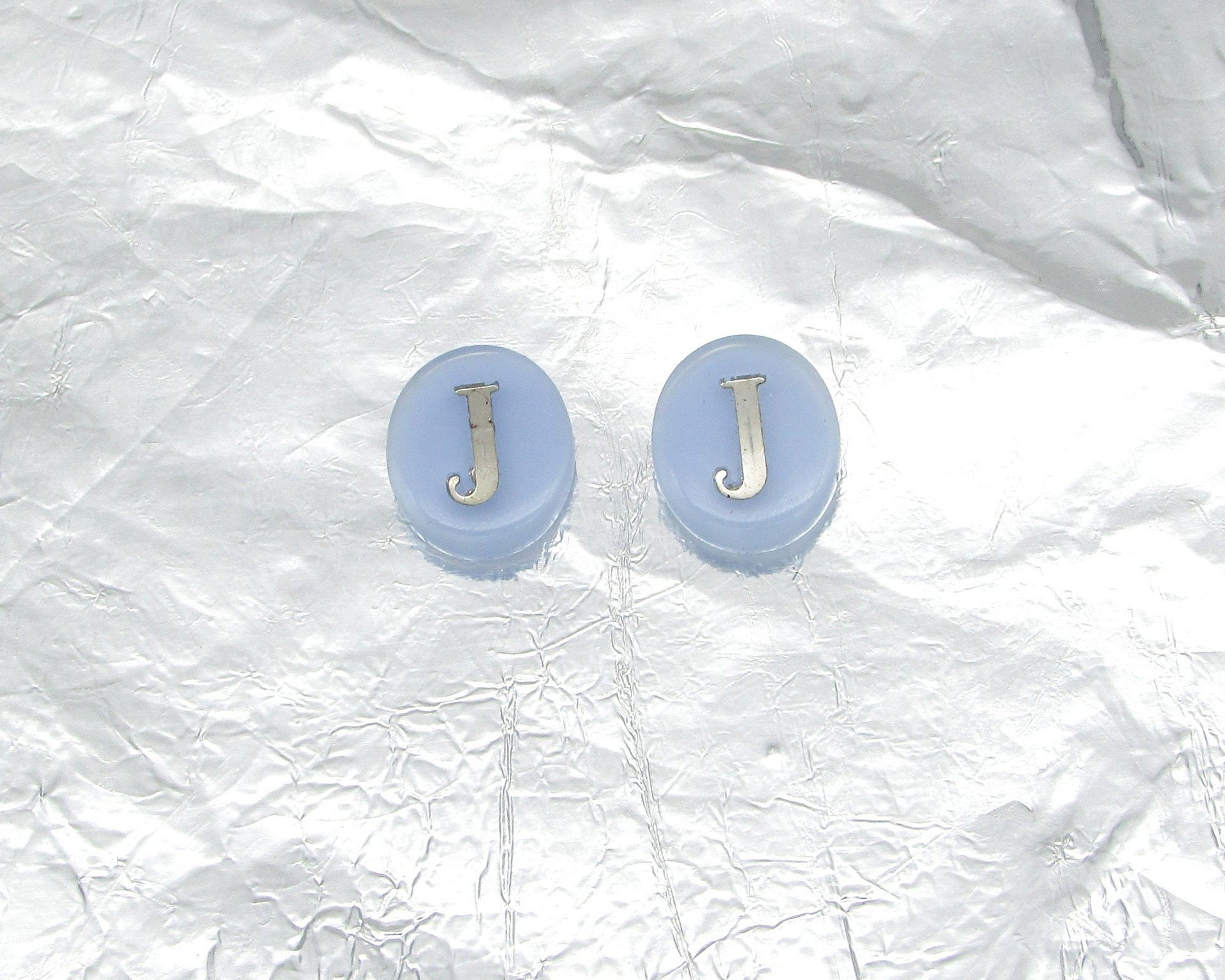 Vintage Initial Cabochon, Pale Blue Glass with Silver Letter, 12x10mm Flat Oval