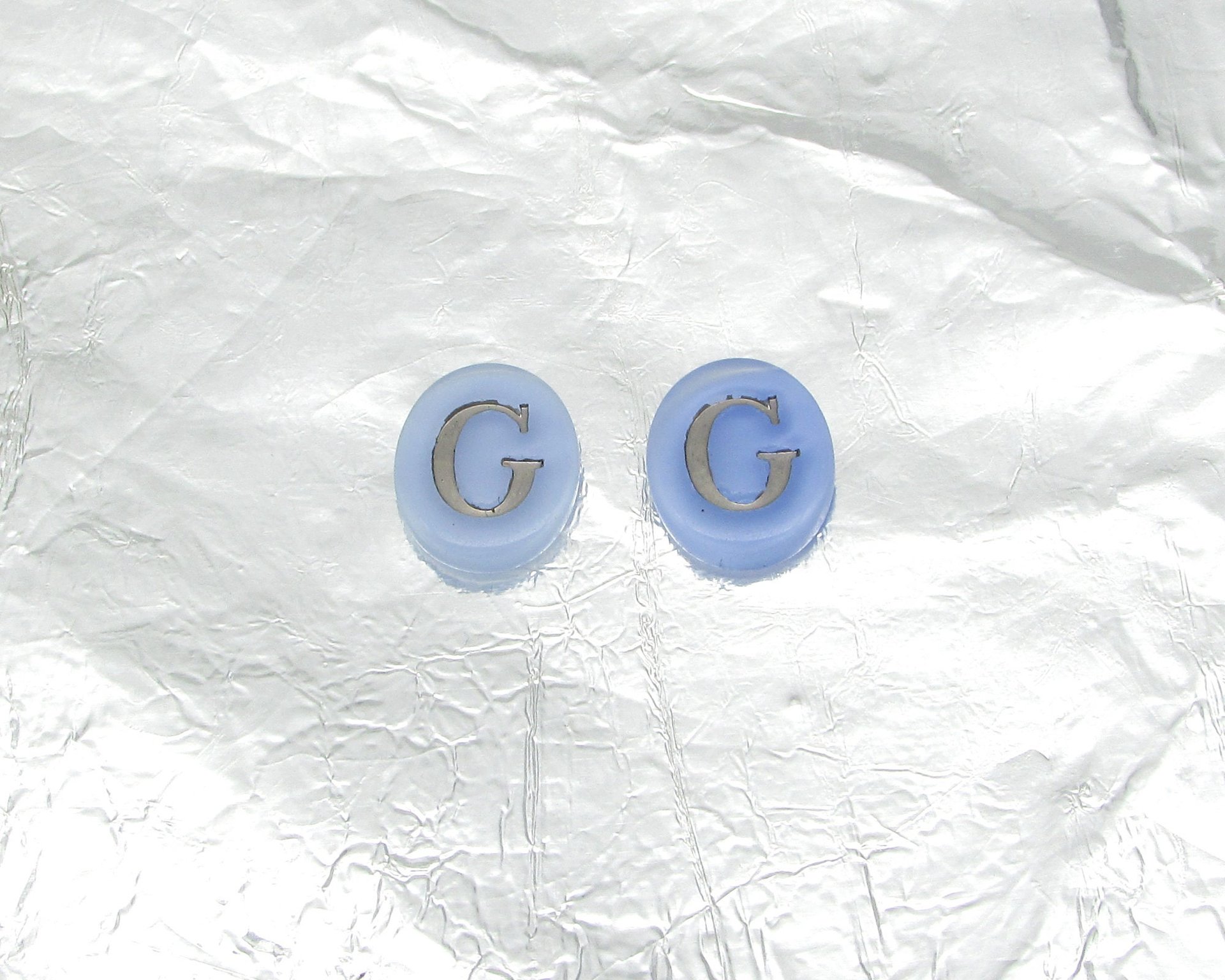 Vintage Initial Cabochon, Pale Blue Glass with Silver Letter, 12x10mm Flat Oval