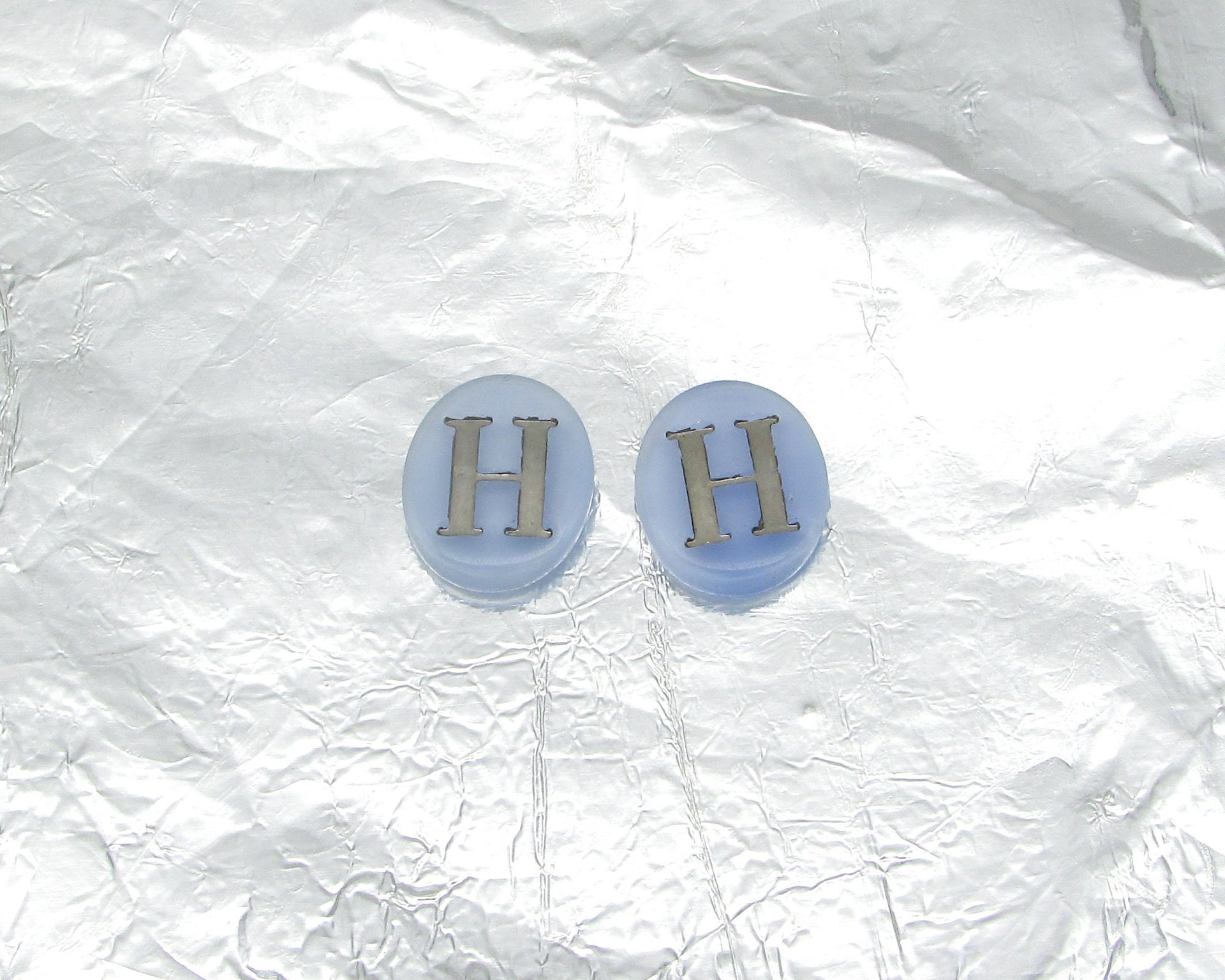 Vintage Initial Cabochon, Pale Blue Glass with Silver Letter, 12x10mm Flat Oval