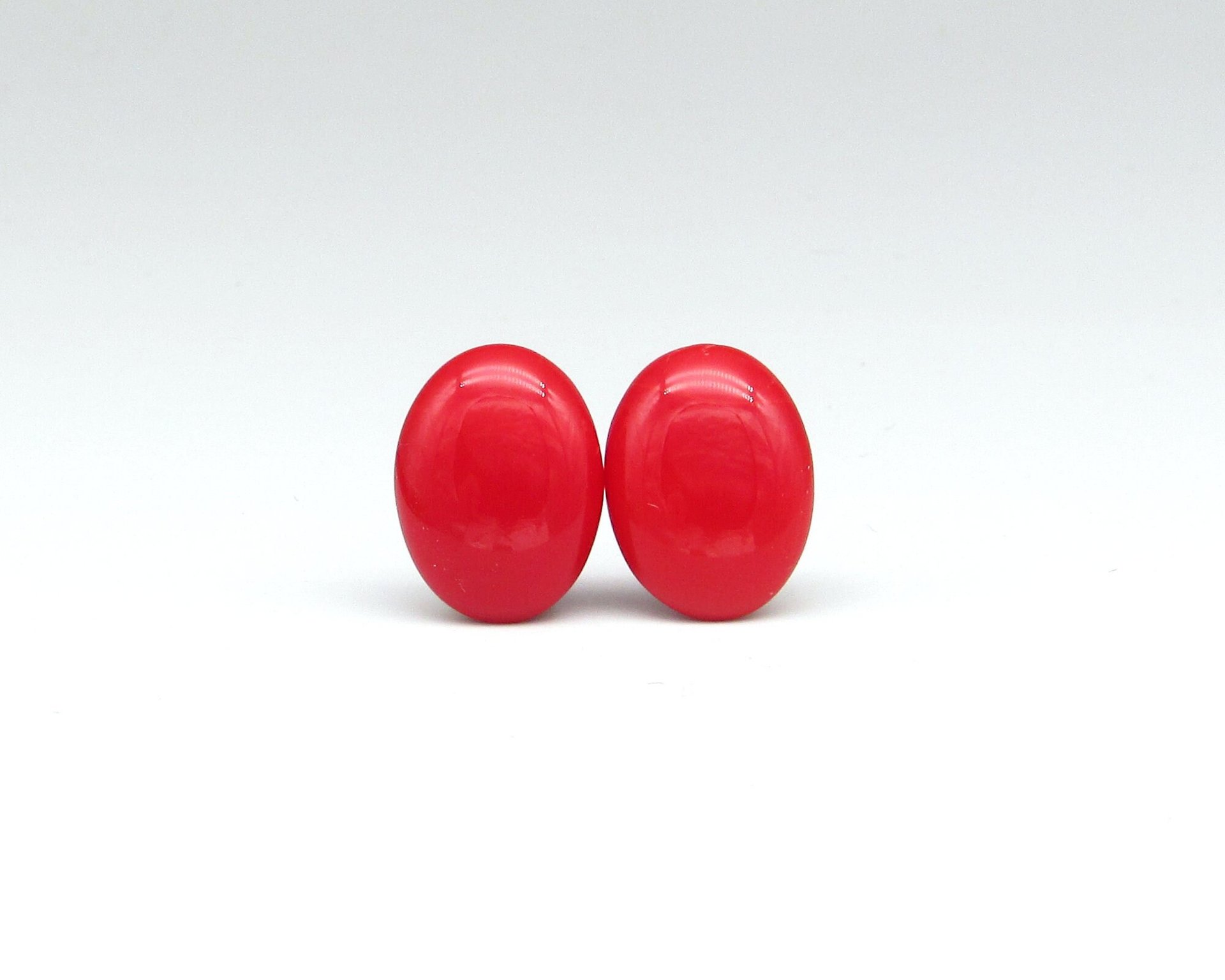 Oval Cabochons, 17.5mm Opaque Red Vintage Czech Flat Back Stones