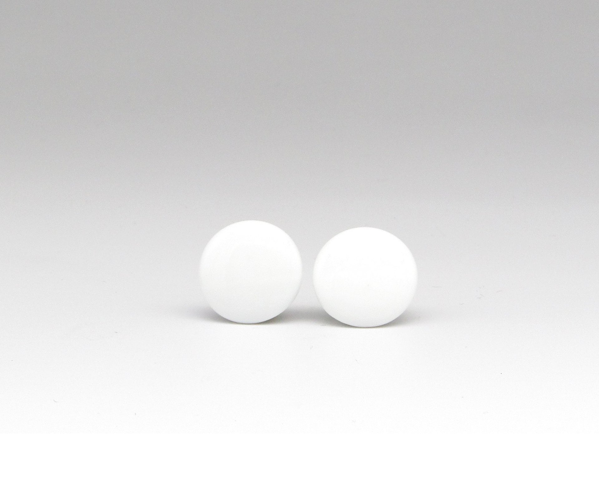 Round Cabochons, Opaque White Vintage Czech 18.5mm Flat Back Stones