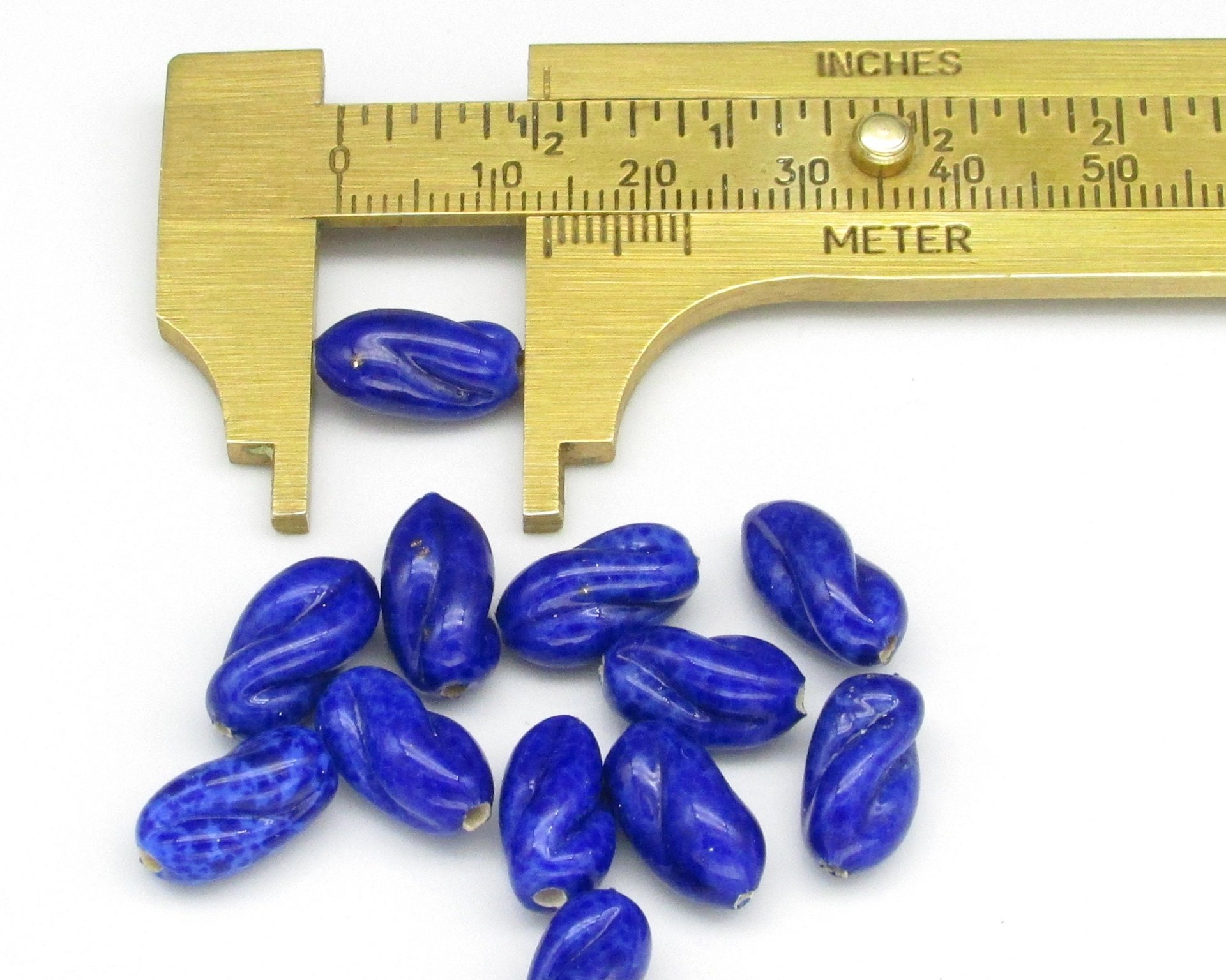 13x7mm Twisted Oval Lampwork Beads (12)