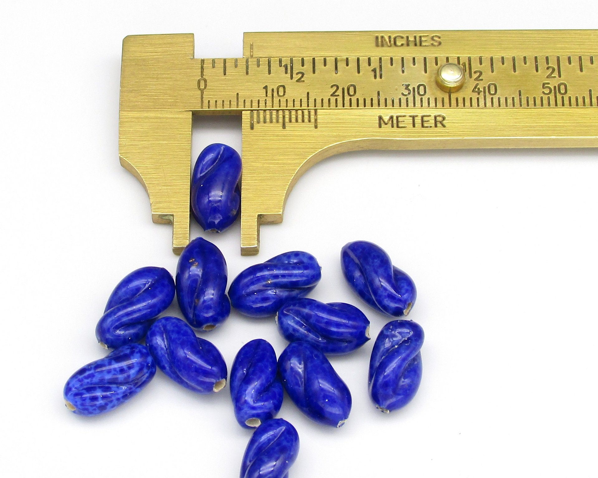 13x7mm Twisted Oval Lampwork Beads (12)