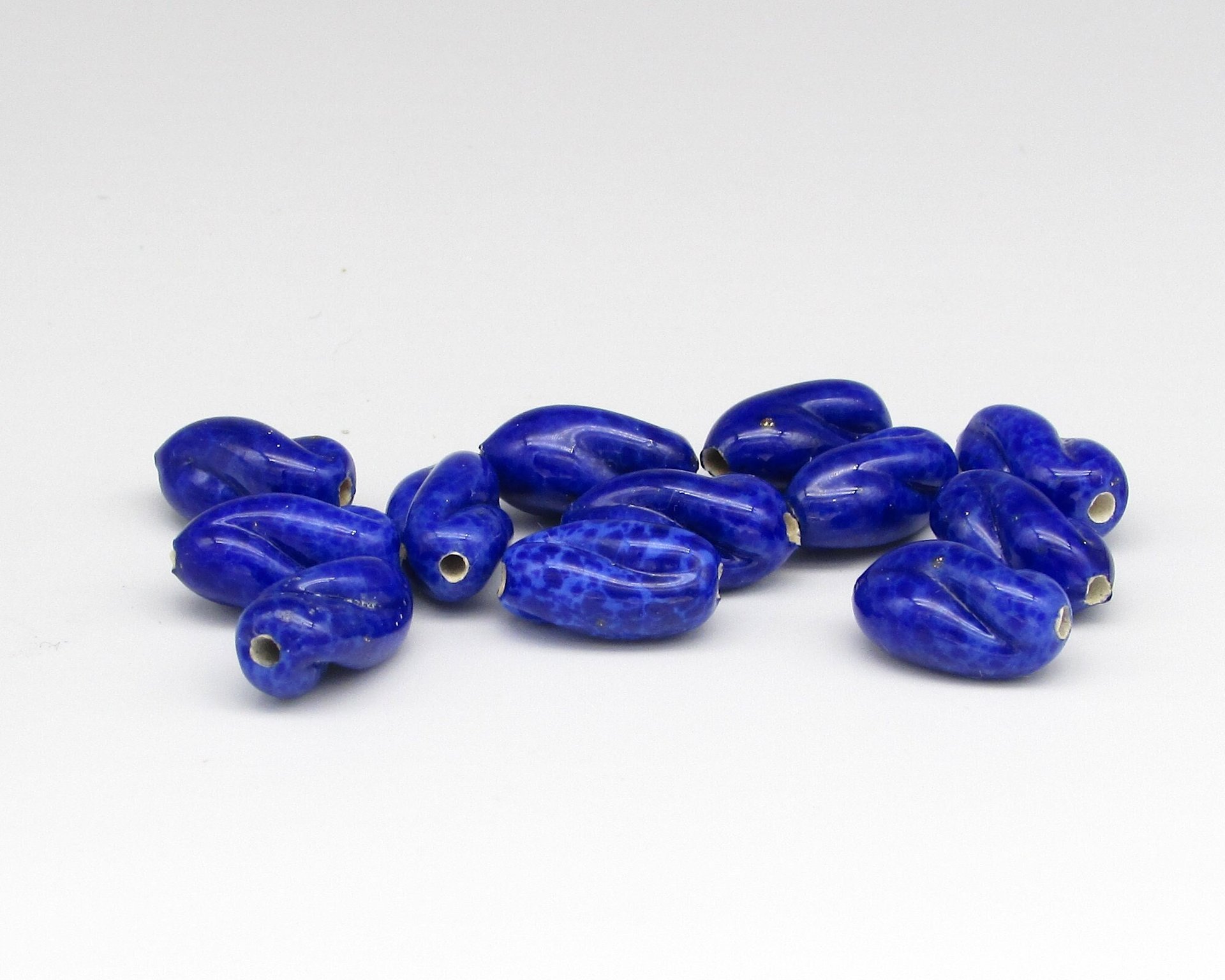 13x7mm Twisted Oval Lampwork Beads (12)