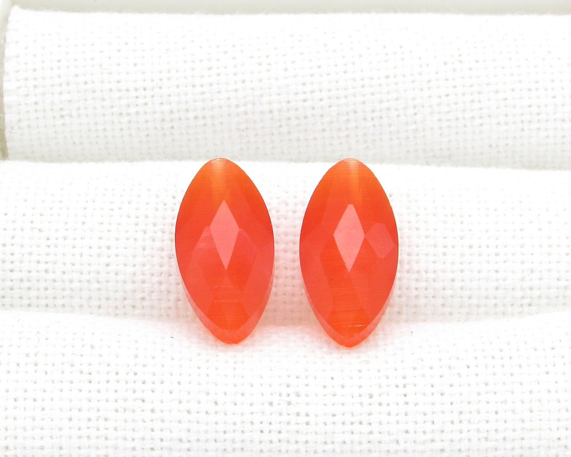 20x10mm Faceted Marquise, Orange Fiber Optic Cat's Eye Glass 1-Hole Pendant Beads