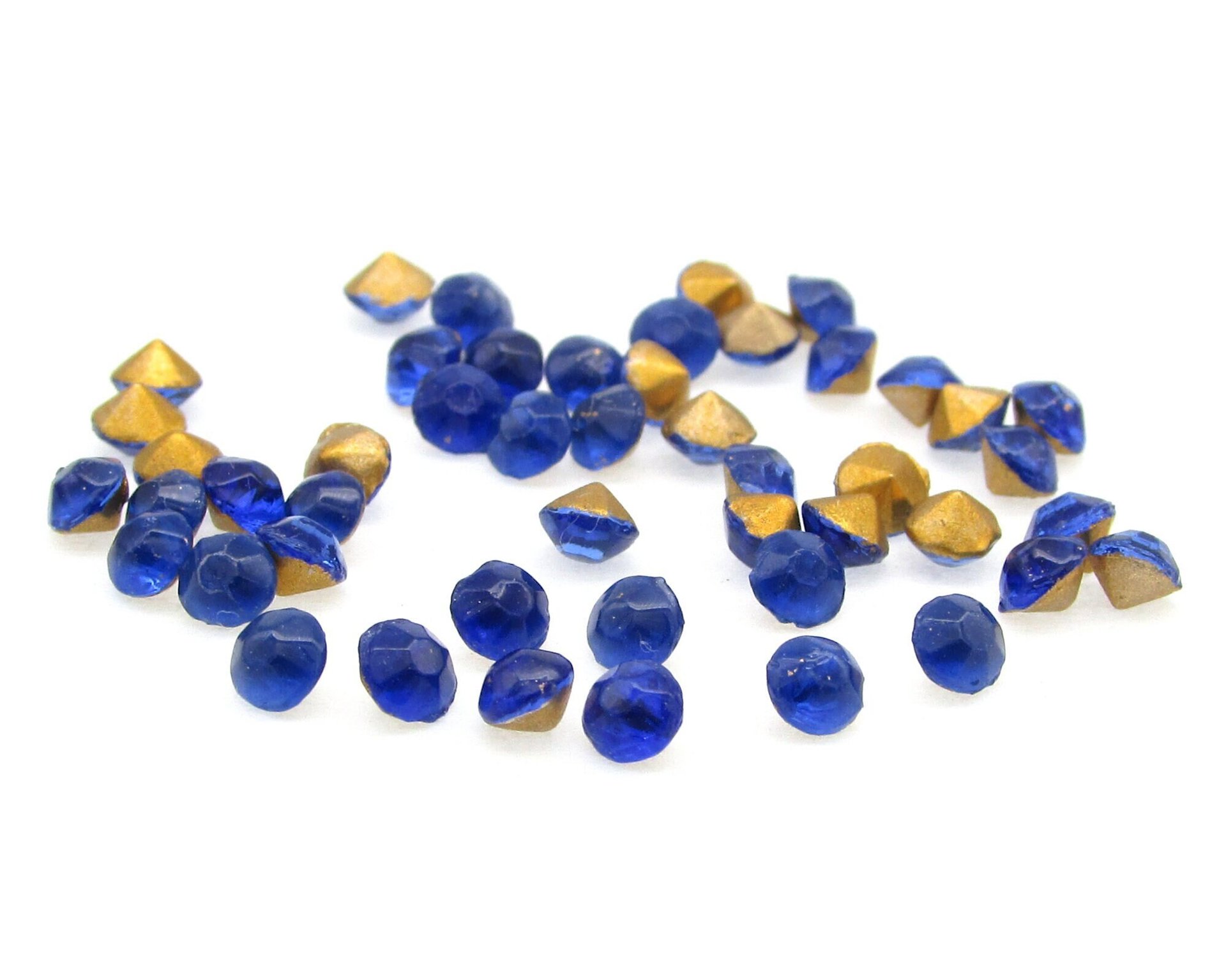 Vintage 14ss Foiled Chatons, 3.4mm Faceted Rhinestones, Foiled Sapphire Glass Gems (144)