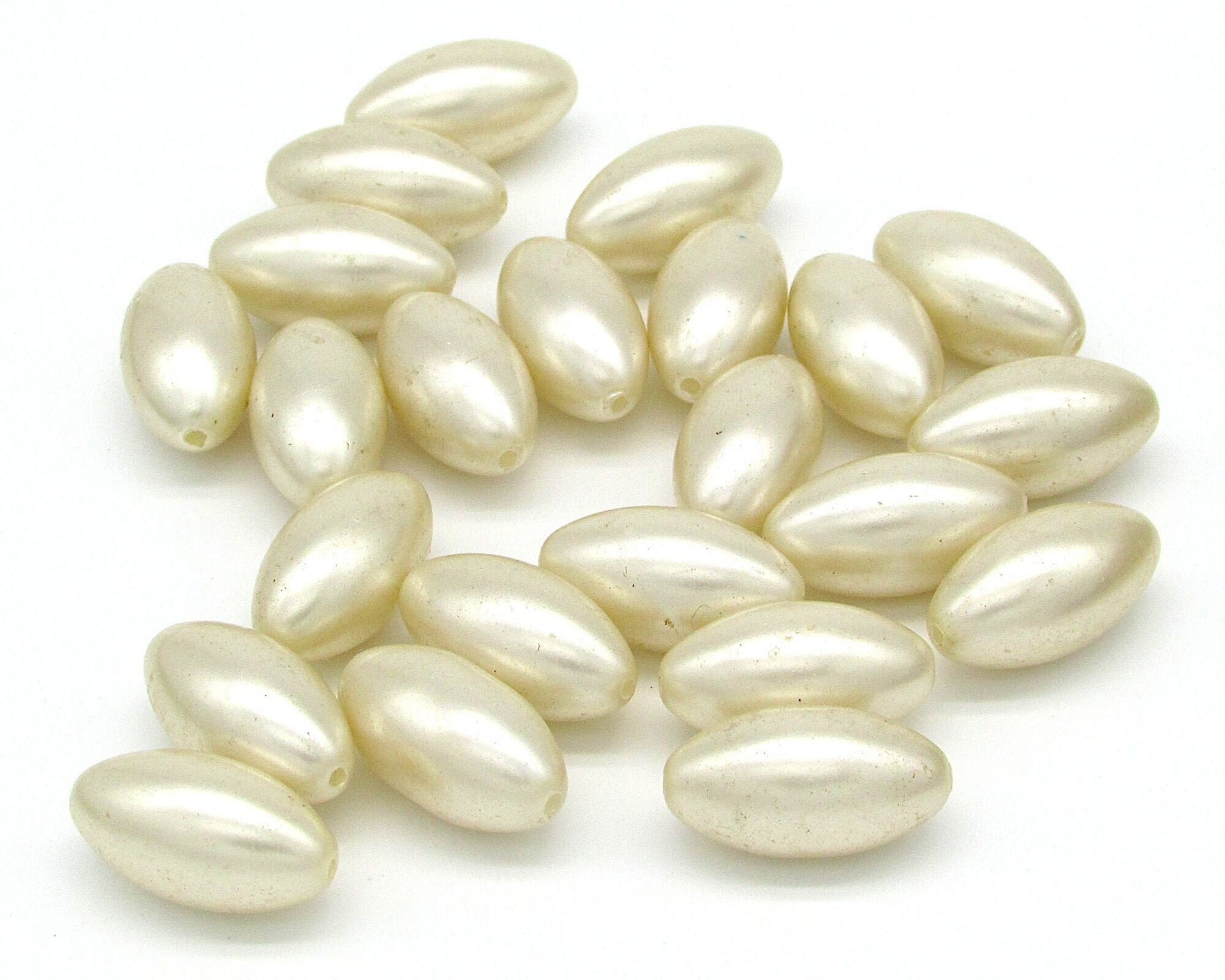 18.5x10mm Tapered Oval Plastic Beads, Vintage Cream Faux Pearls (23)