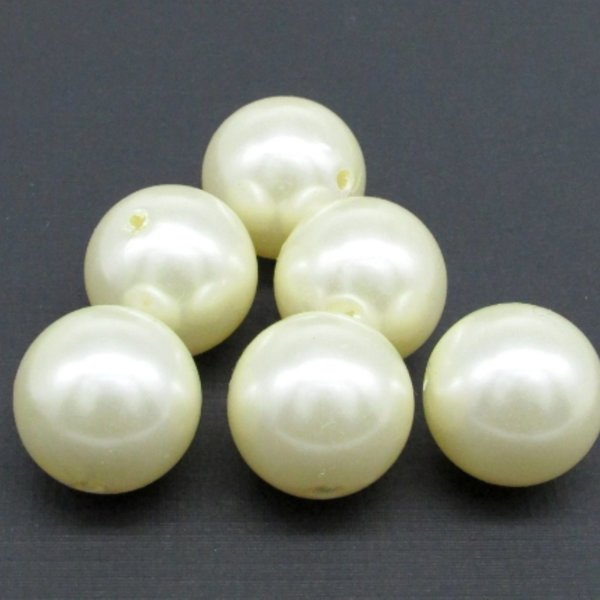 Vintage Cultura Faux Pearls, 18mm 20mm Large Round Coated Plastic Beads
