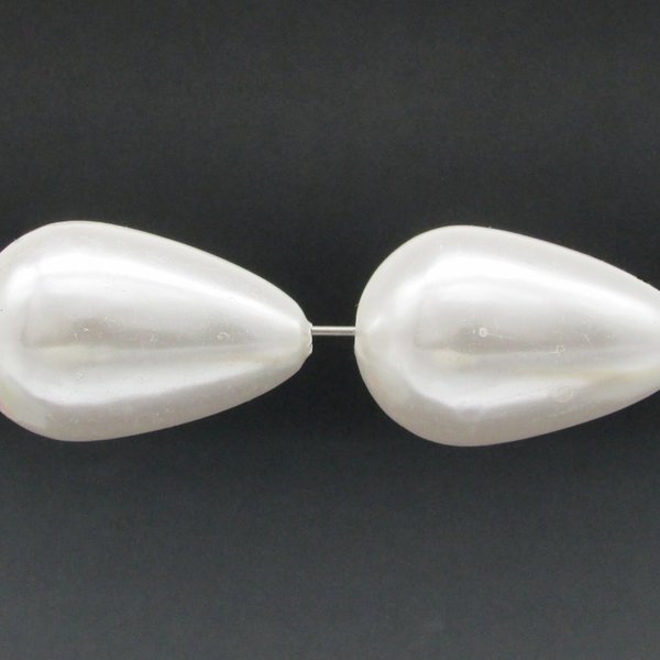26.5x17mm Teardrop Beads, Opaque White Vintage Plastic Pearls (8)