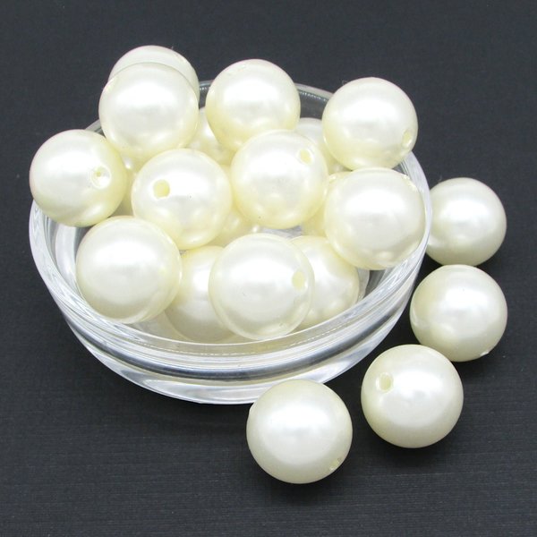 15.5mm Cultura Faux Pearl Plastic Beads (24)