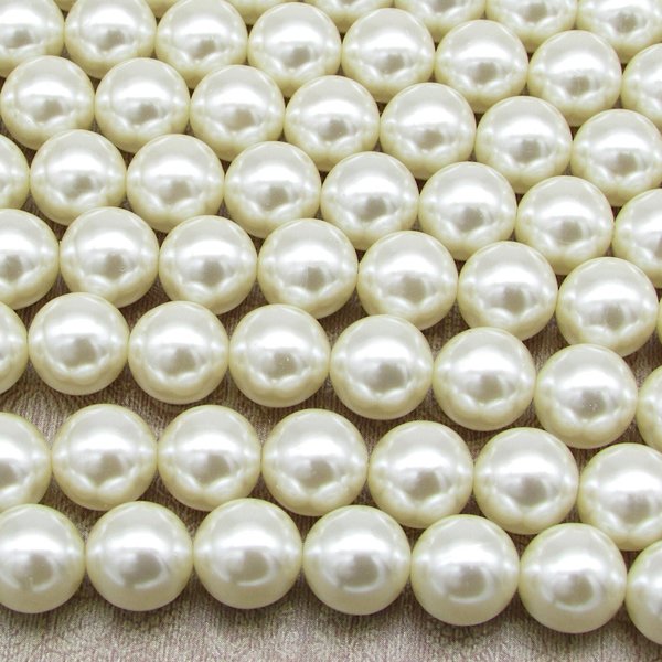 10mm Round Plastic Pearls, Vintage Cultura Lustre Beads (24)